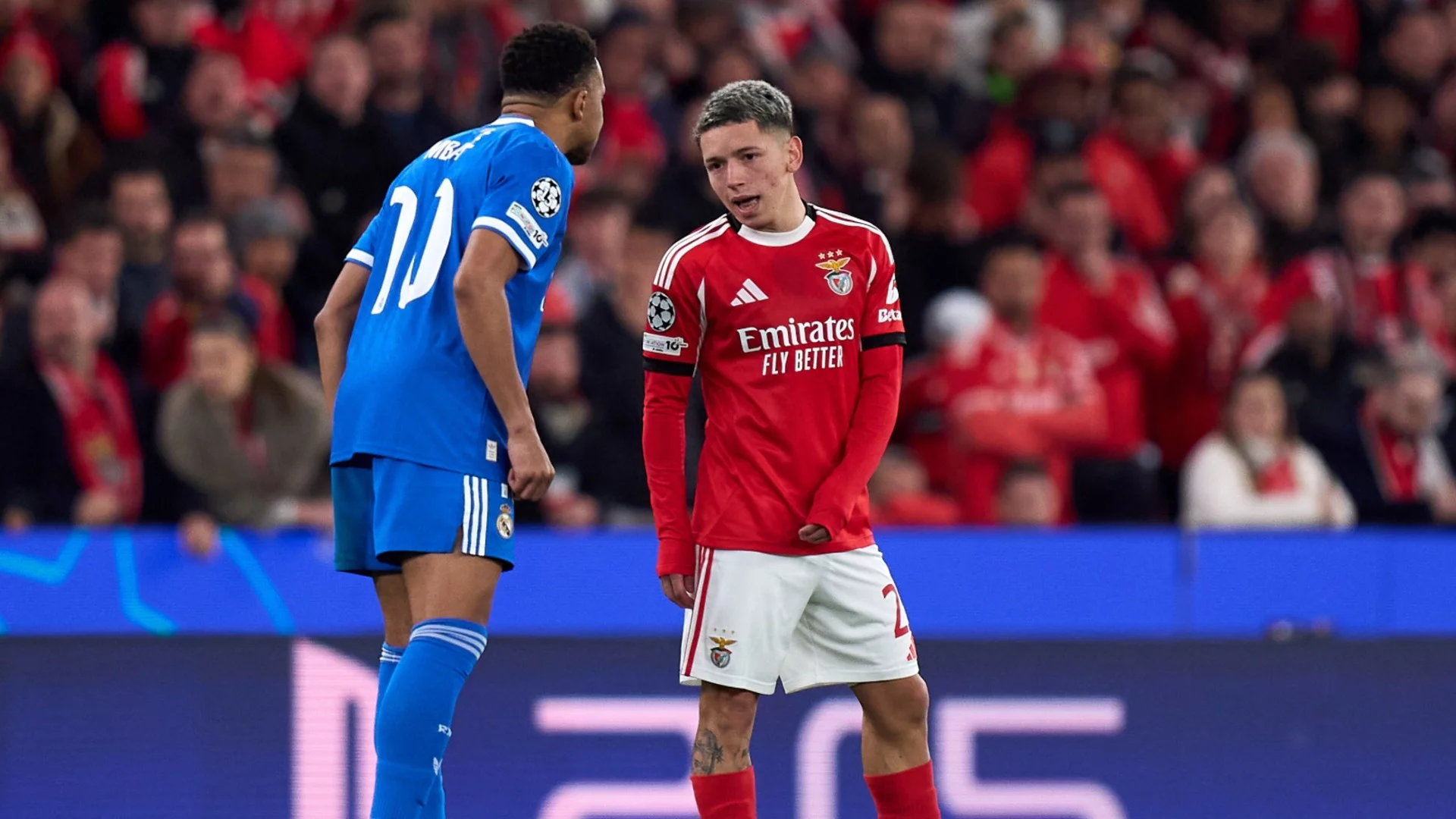 Политкоректната УЕФА наказва на принципа "една жена каза"