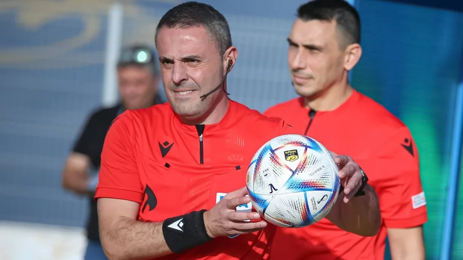 БФС реши: Праща "анонимник" да свири на Левски и често критикуван на ЦСКА