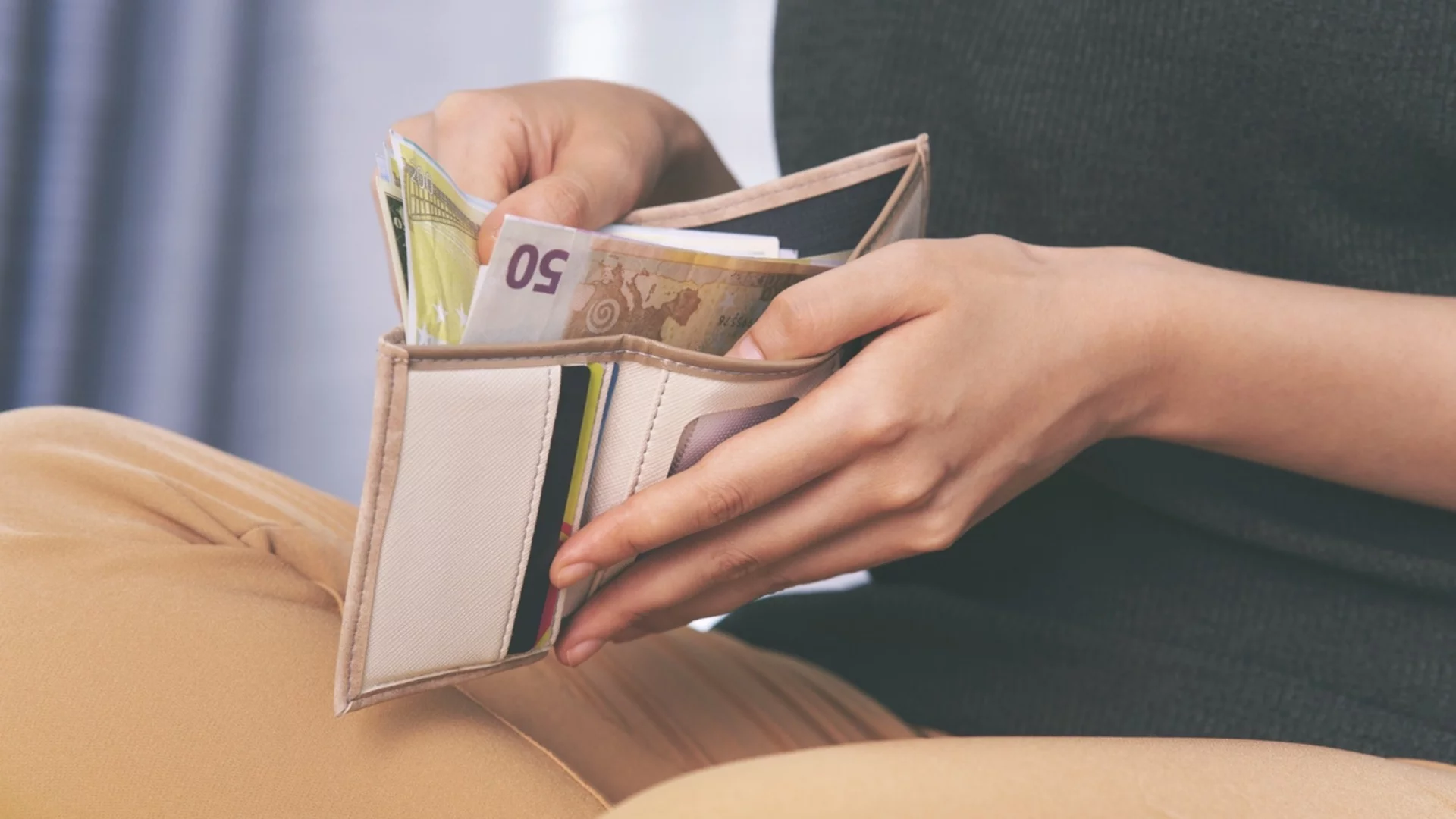 Топ 5 малки разхода, които източват бюджета ни