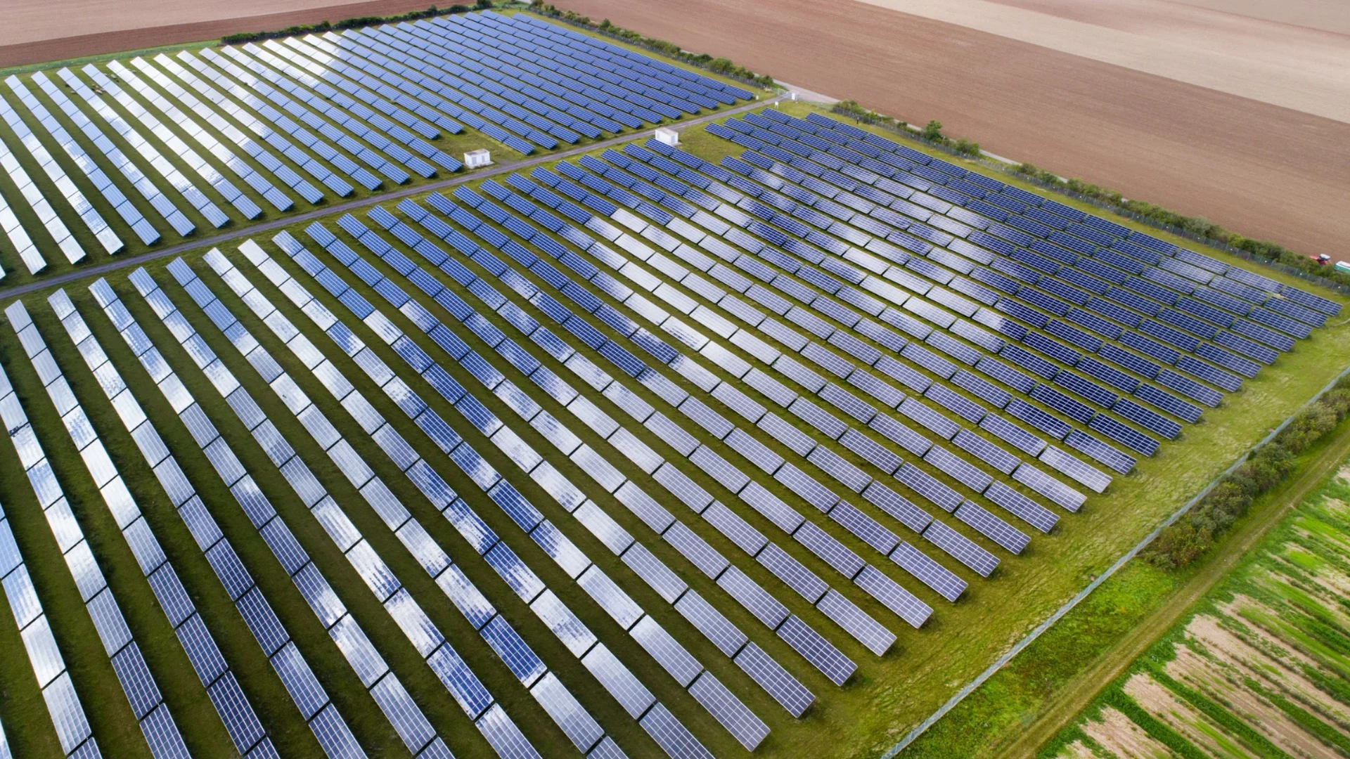 "Не оставиха чисто и незастроено място": Община отказа на хората референдум за огромен фотоволтаичен парк