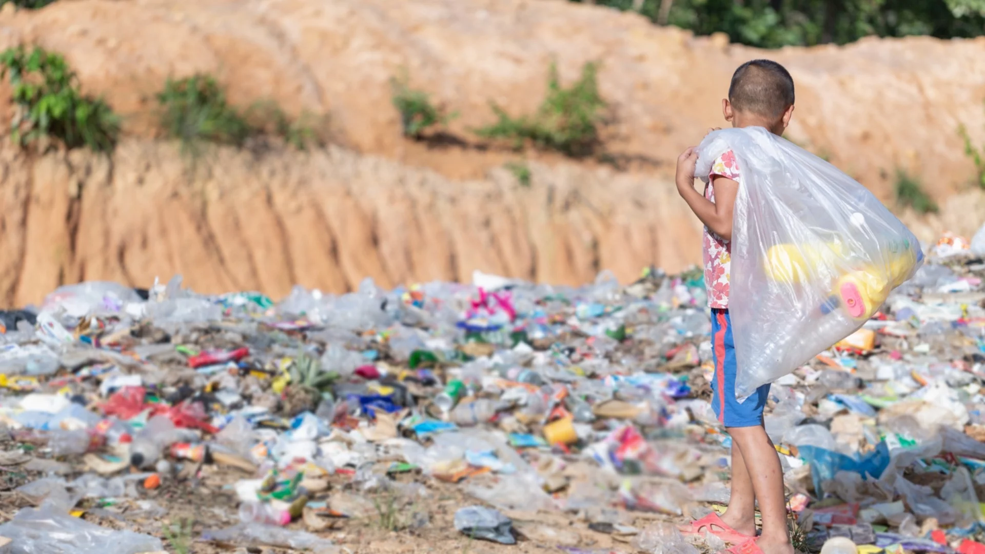 България е сред първите в ЕС по детска бедност