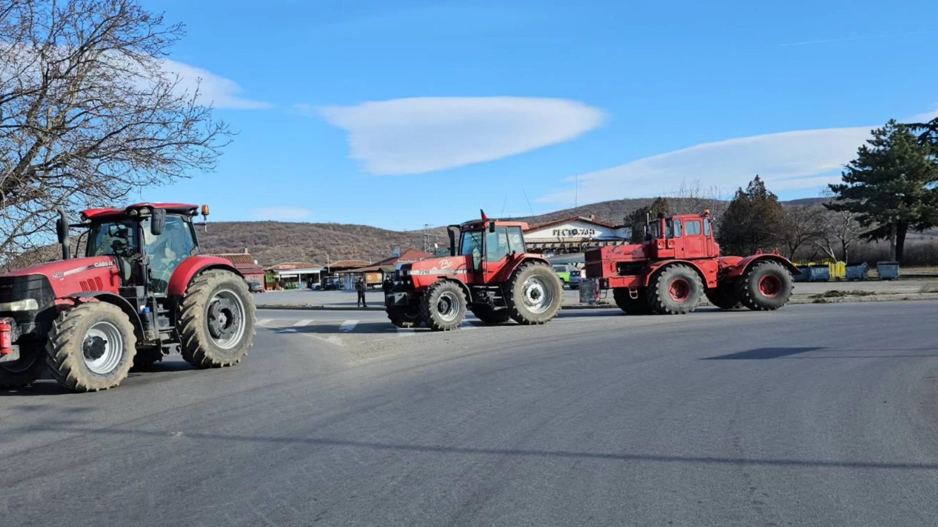 "Няма да отстъпим": Сръбските фермери блокираха страната