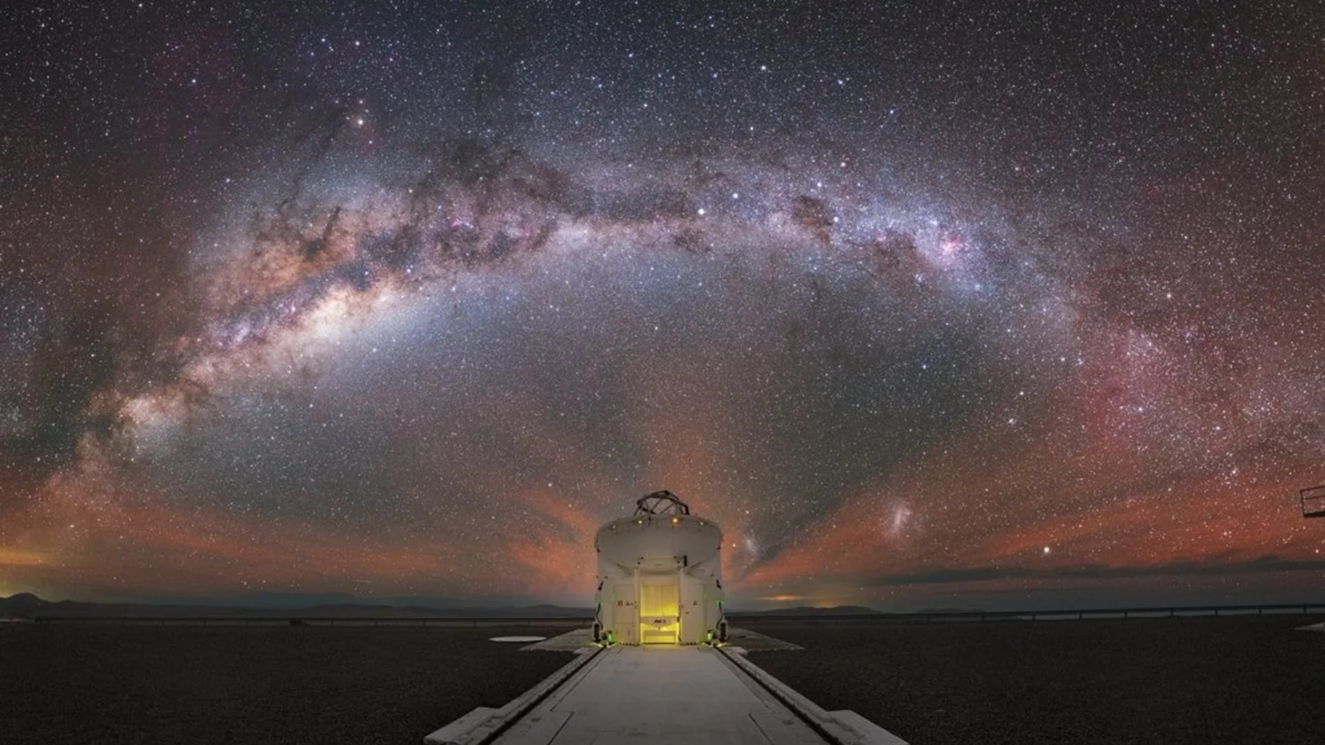 Астрономи: Неизвестна сила движи звездите в Млечния път