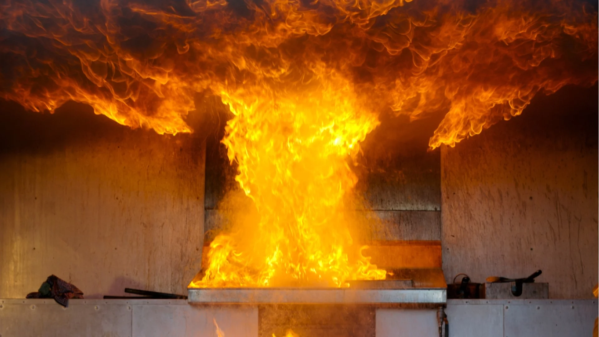 Близки на починала в пожар жена обвиняват мъжа й, че я е запалил