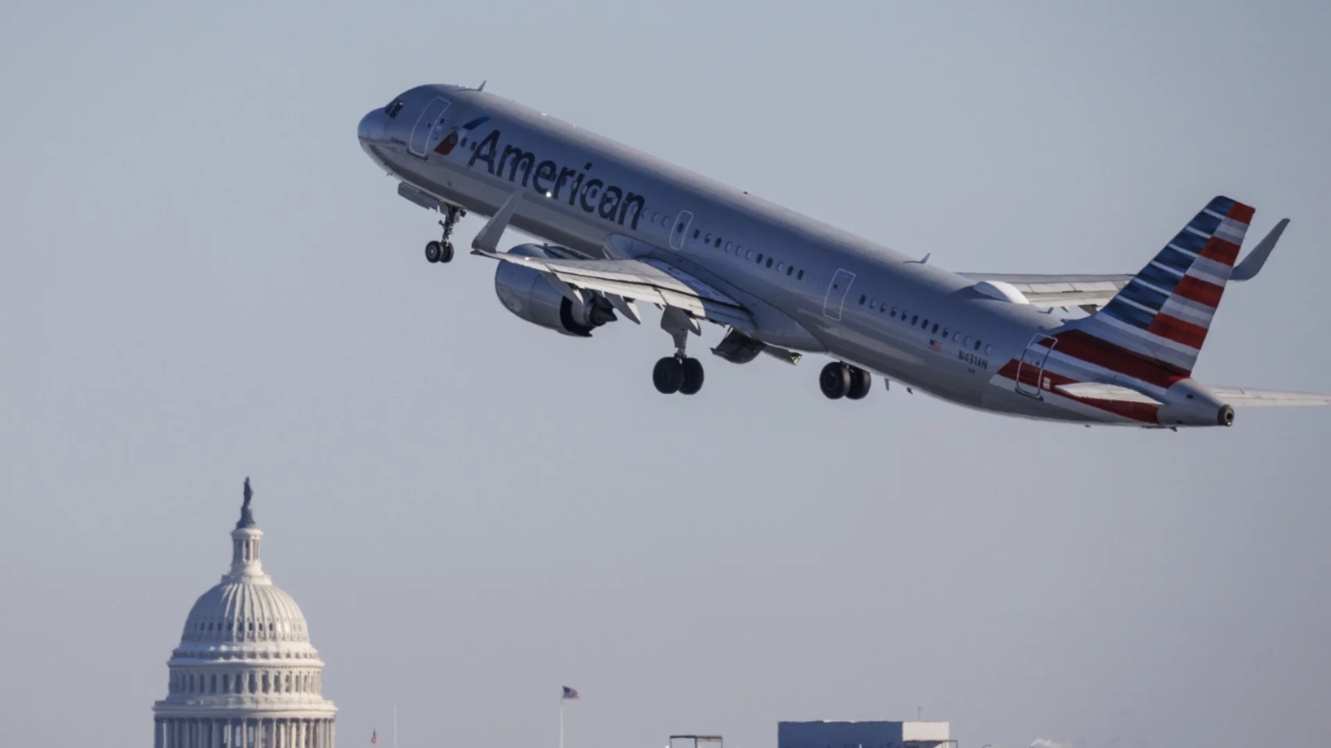 Обстрелван е американски самолет, летял от Колумбия за САЩ