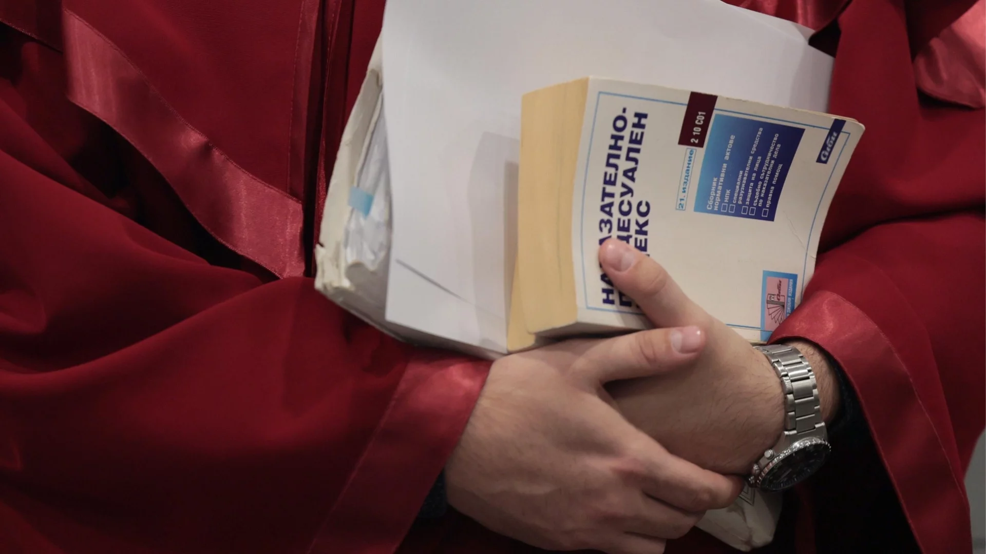 Безпрецедентен бунт в прокуратурата в защита на магистрат, разкритикувал Сарафов