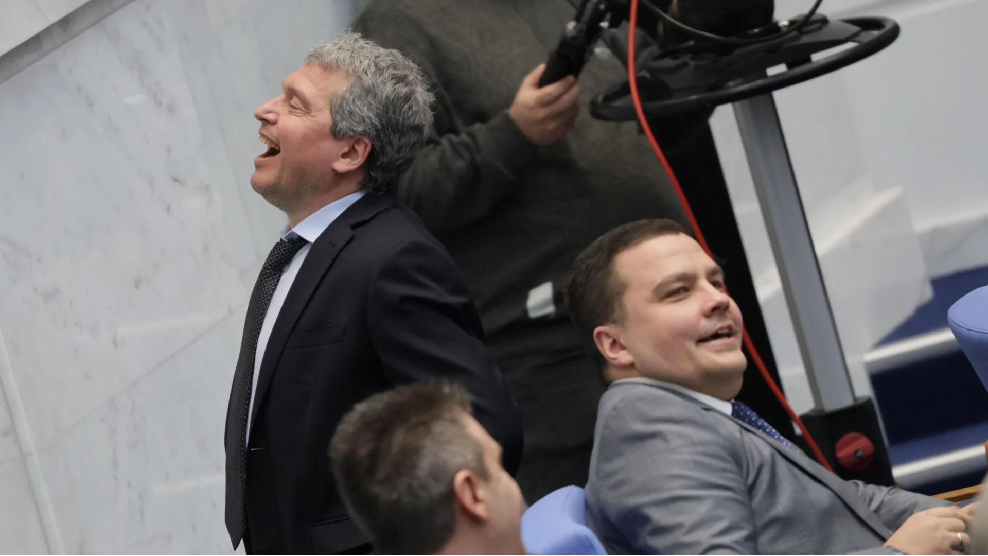 "Златна фадрома": Часове след разкрити злоупотреби ИТН поиска оставката на Иван Христанов