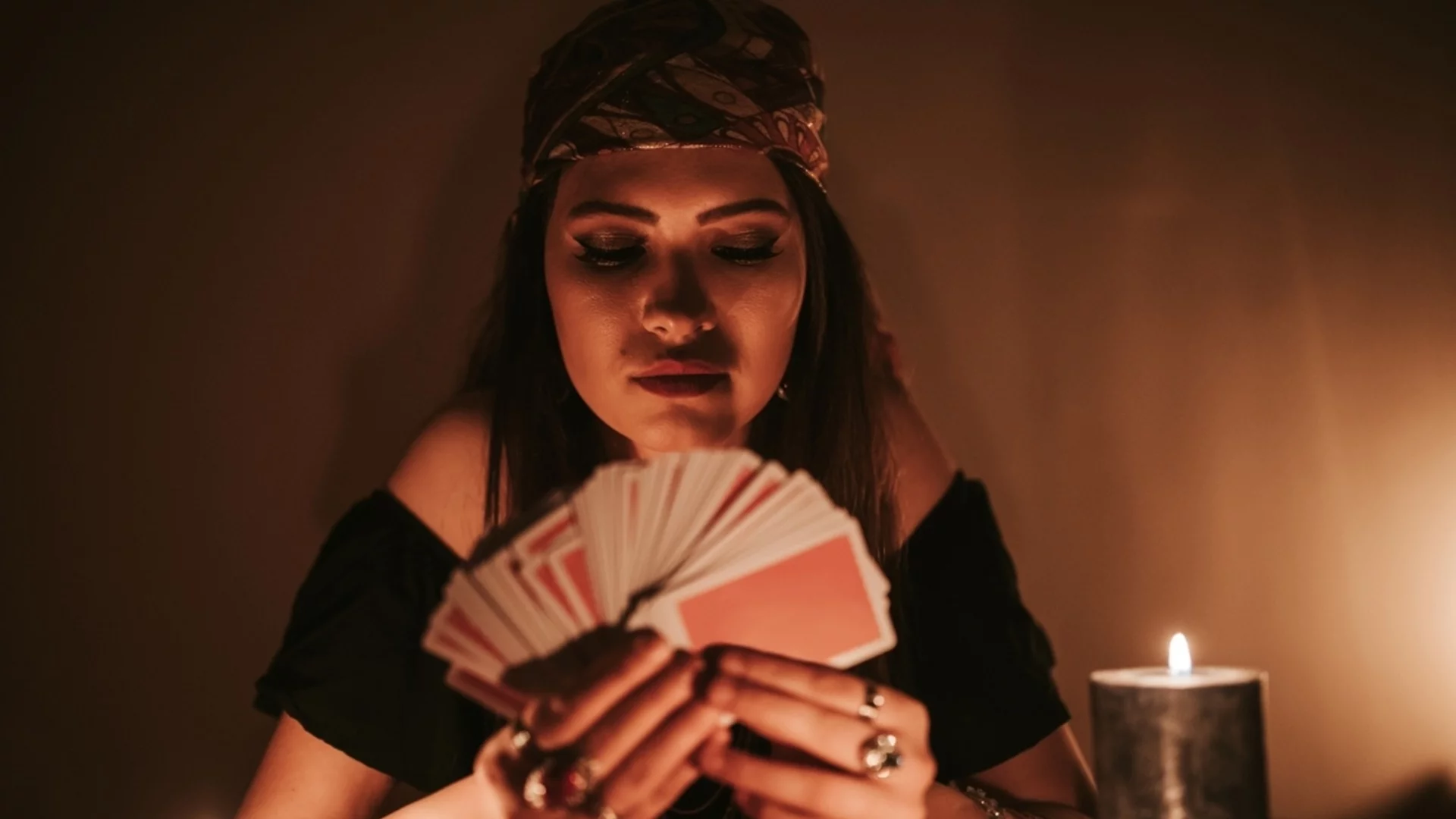 Месечен ТАРО хороскоп за всяка зодия за МАРТ 2026