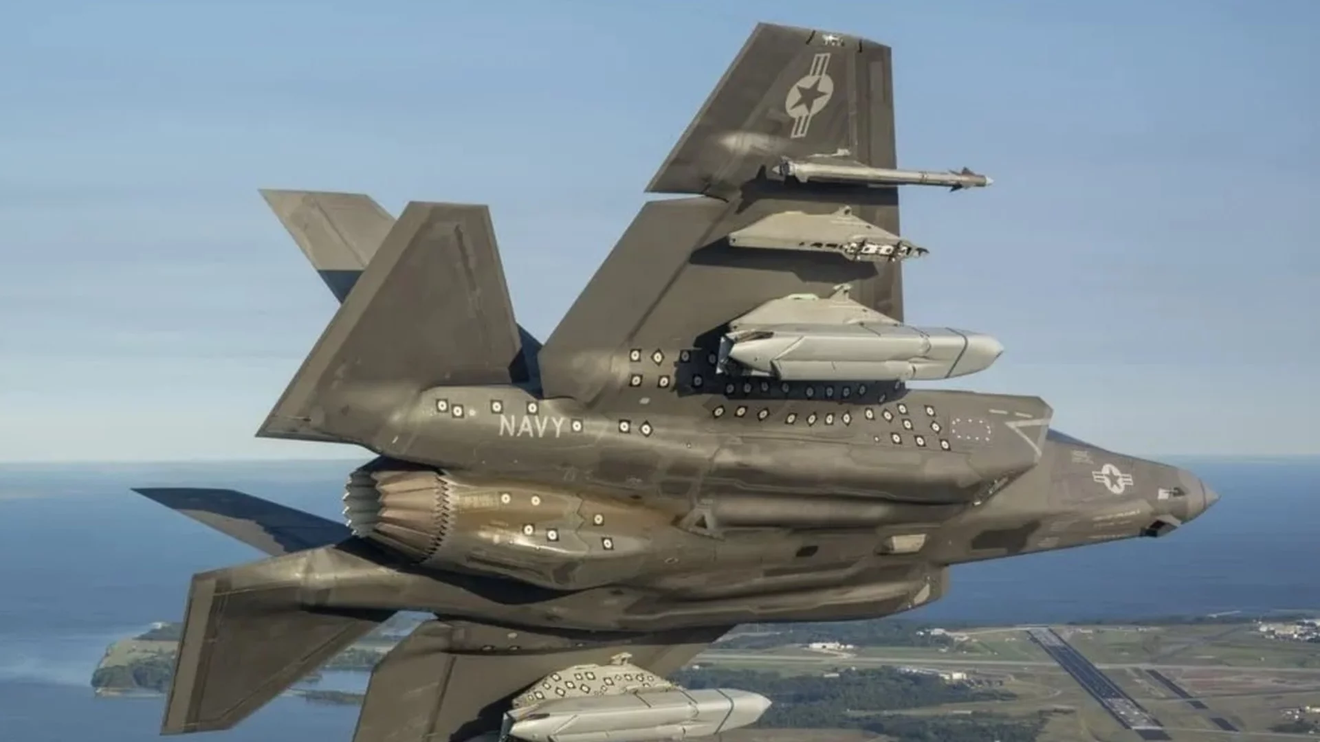 Арестуван за държавна измяна: Пилот на изтребител обучавал китайската армия