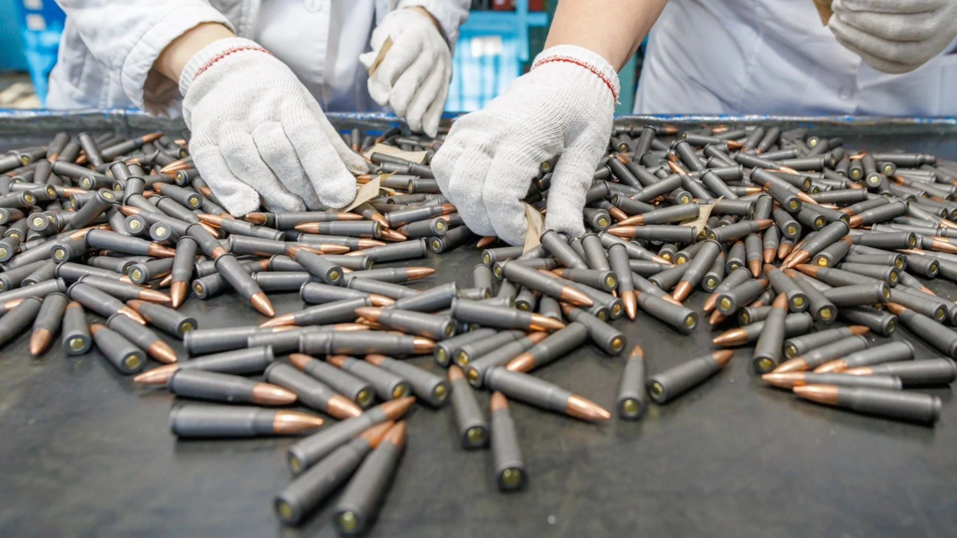 Полша: Отбраната на източния фланг на НАТО срещу Русия ще струва трилиони евро