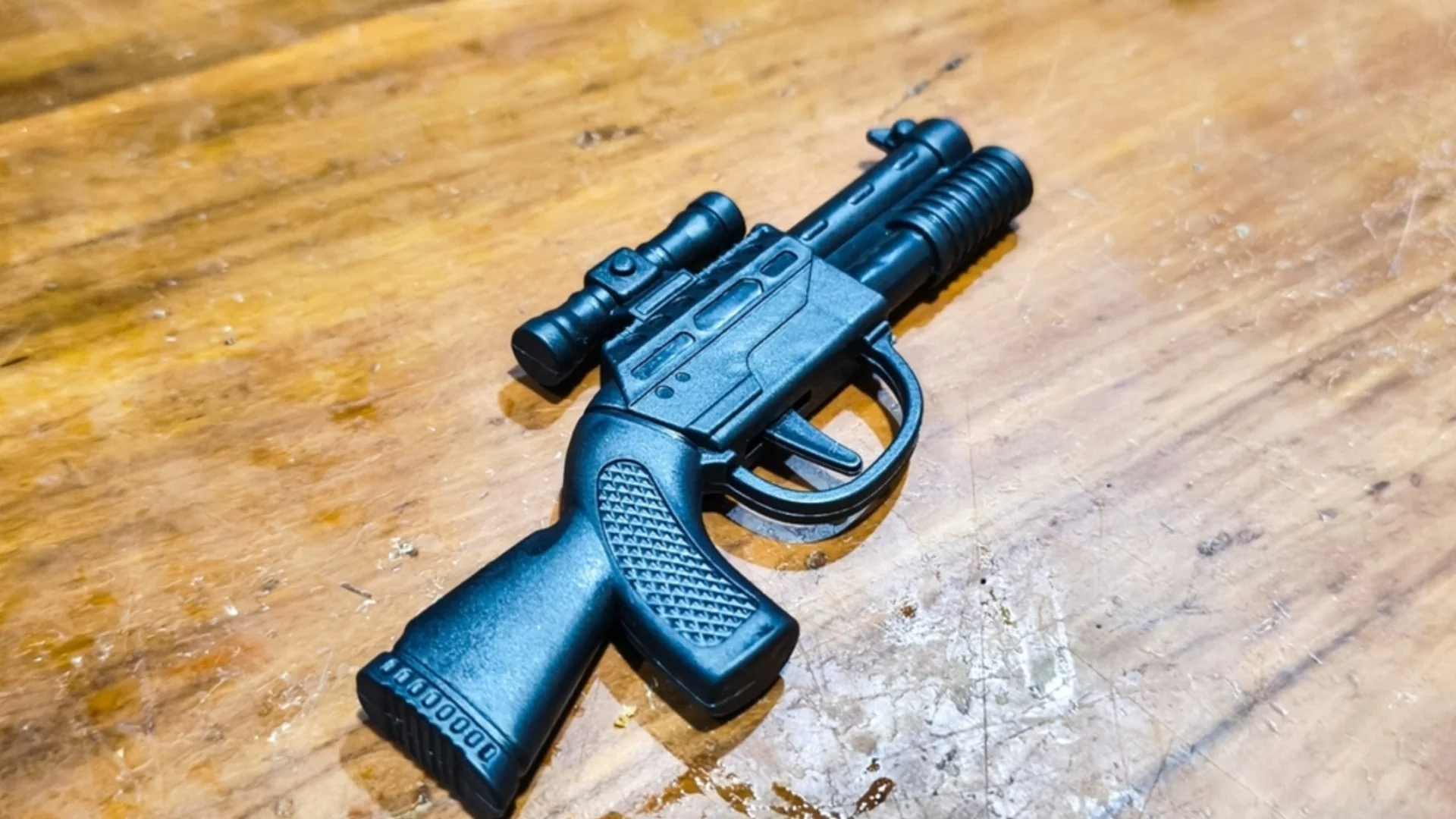 Скоро и ще стрелят: Замислят вкарването на "убедителни реплики на оръжия" в руските детски градини 