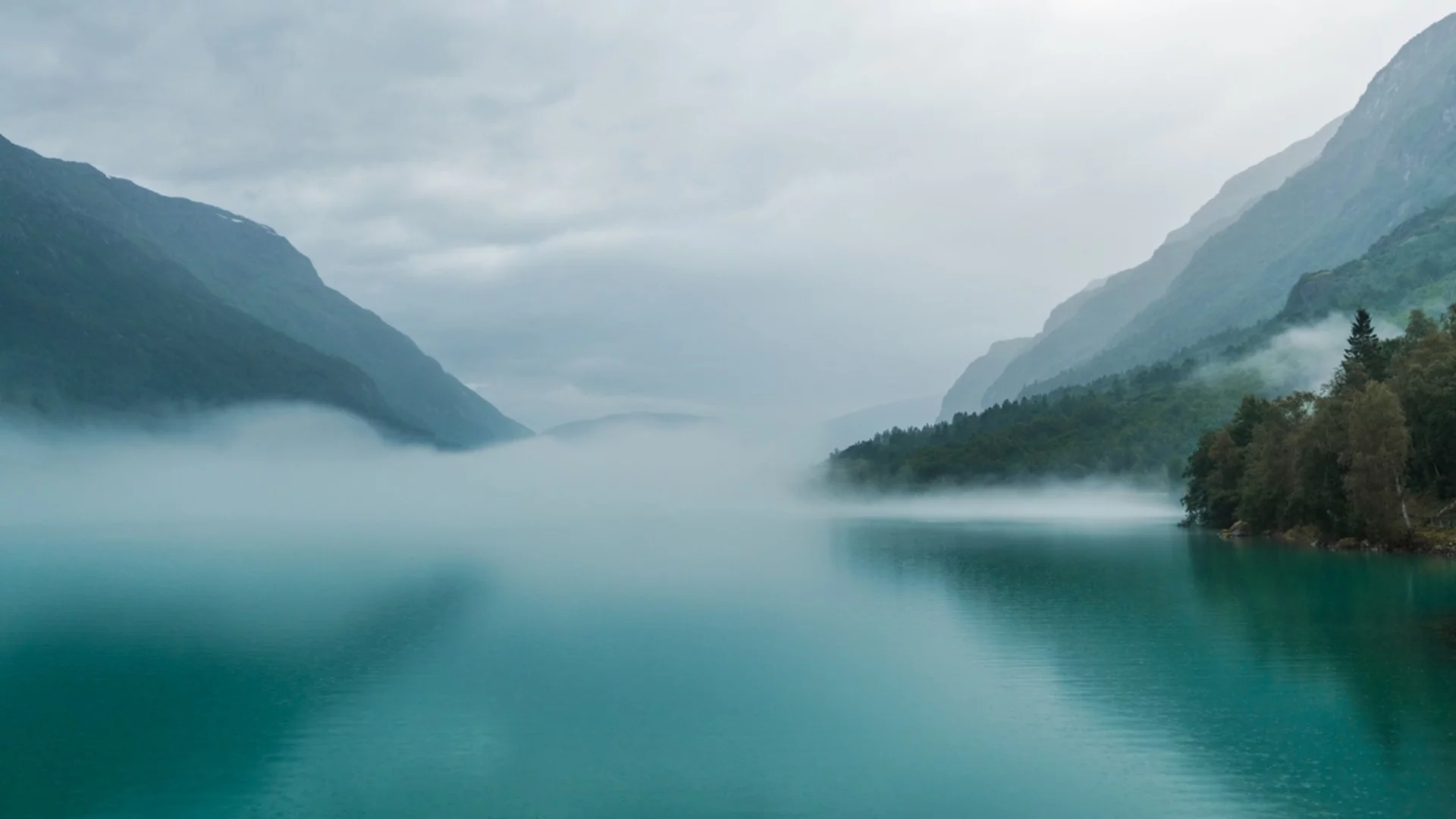 Мъгли и облаци: Лошо време за туризъм в планините