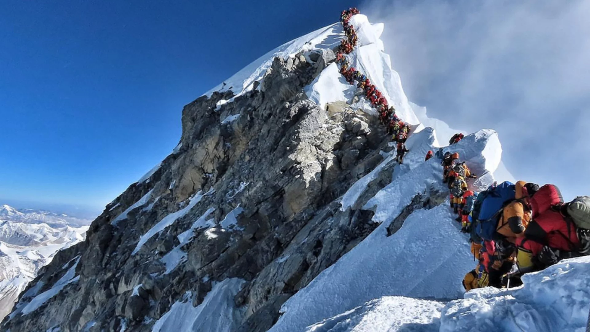 Защо на Еверест са открити морски фосили