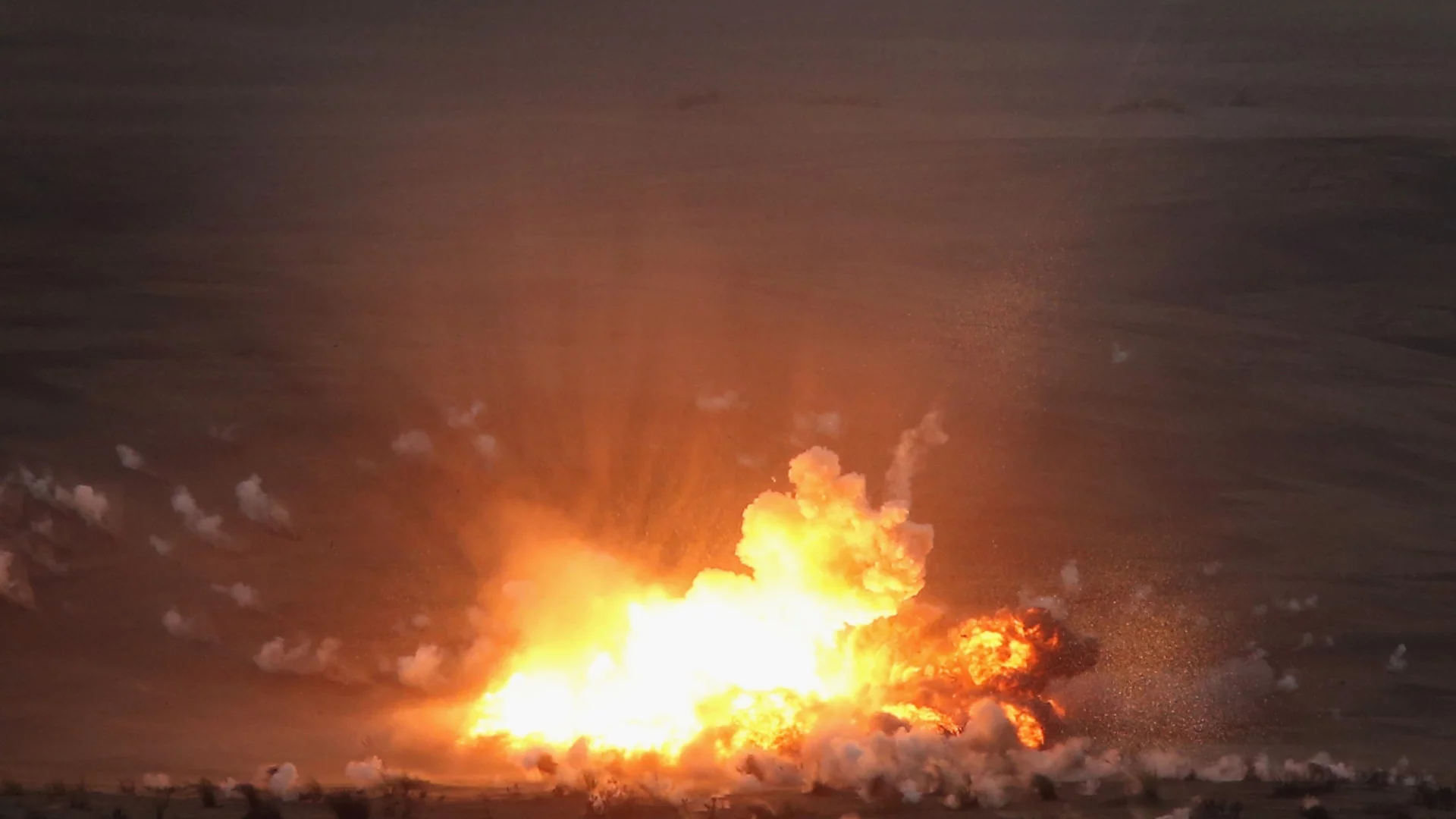 Натравяне с амоняк и страховити щети: Огромен руски химически завод след удар с поне 20 дрона (СНИМКИ)