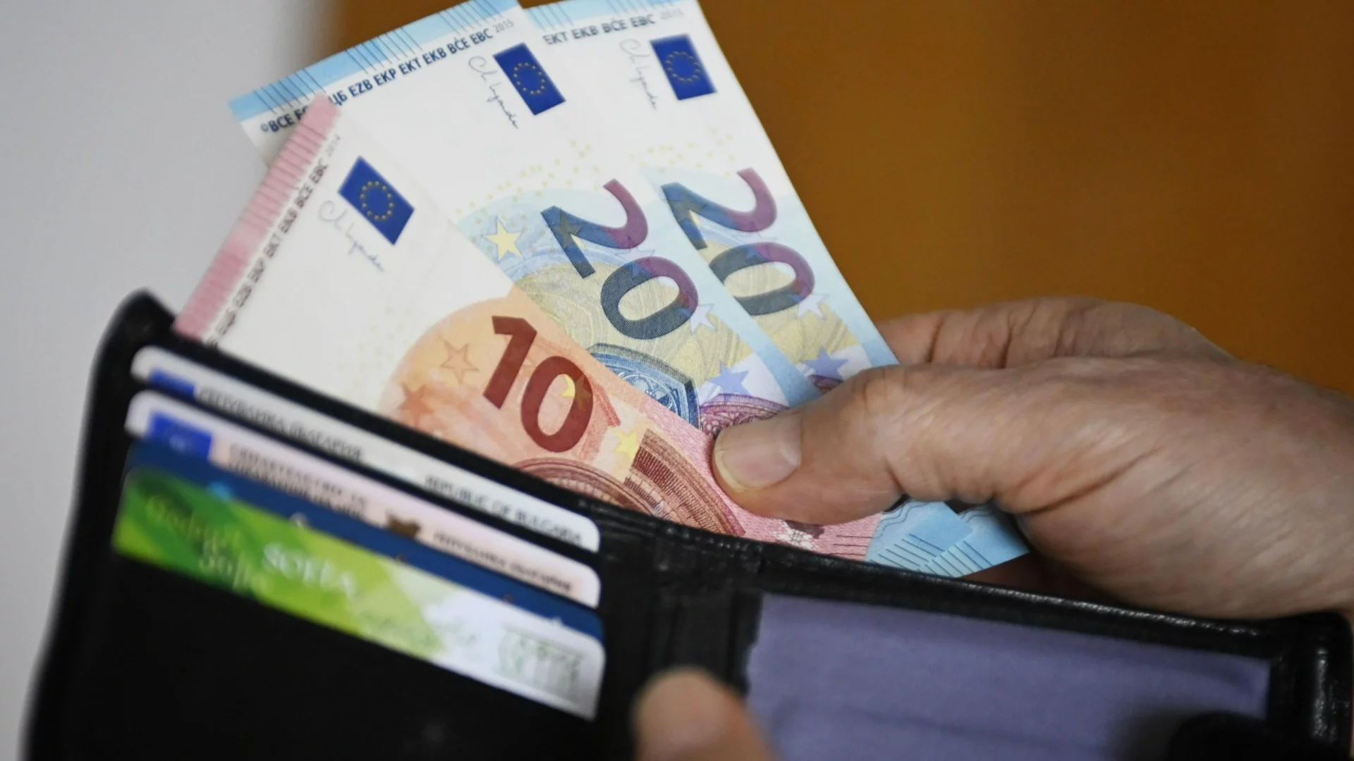 Фалшиви евро: ЕЦБ съобщи от кой номинал са най-много