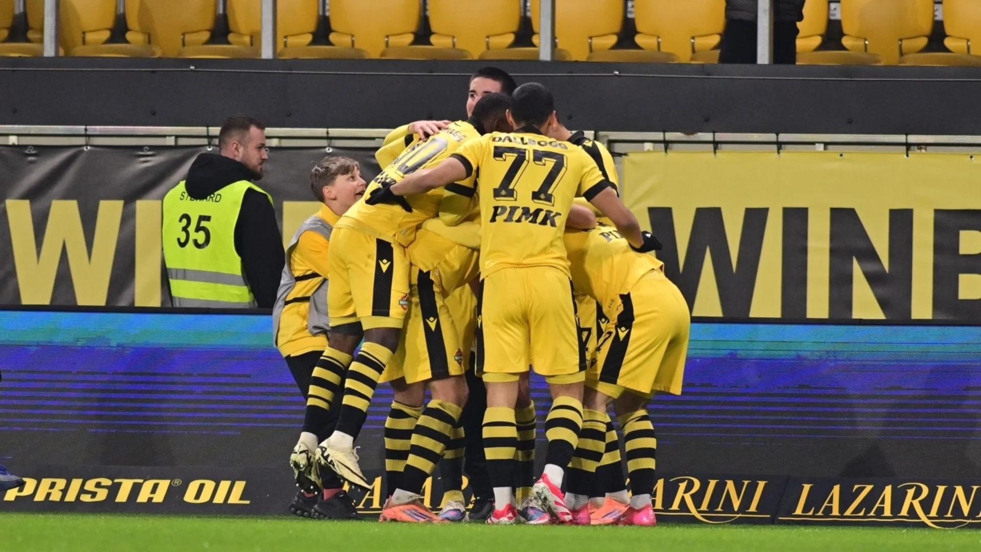 Магията на efbet Лига! Ботев би хегемона Лудогорец, а се издъни срещу последния в класирането