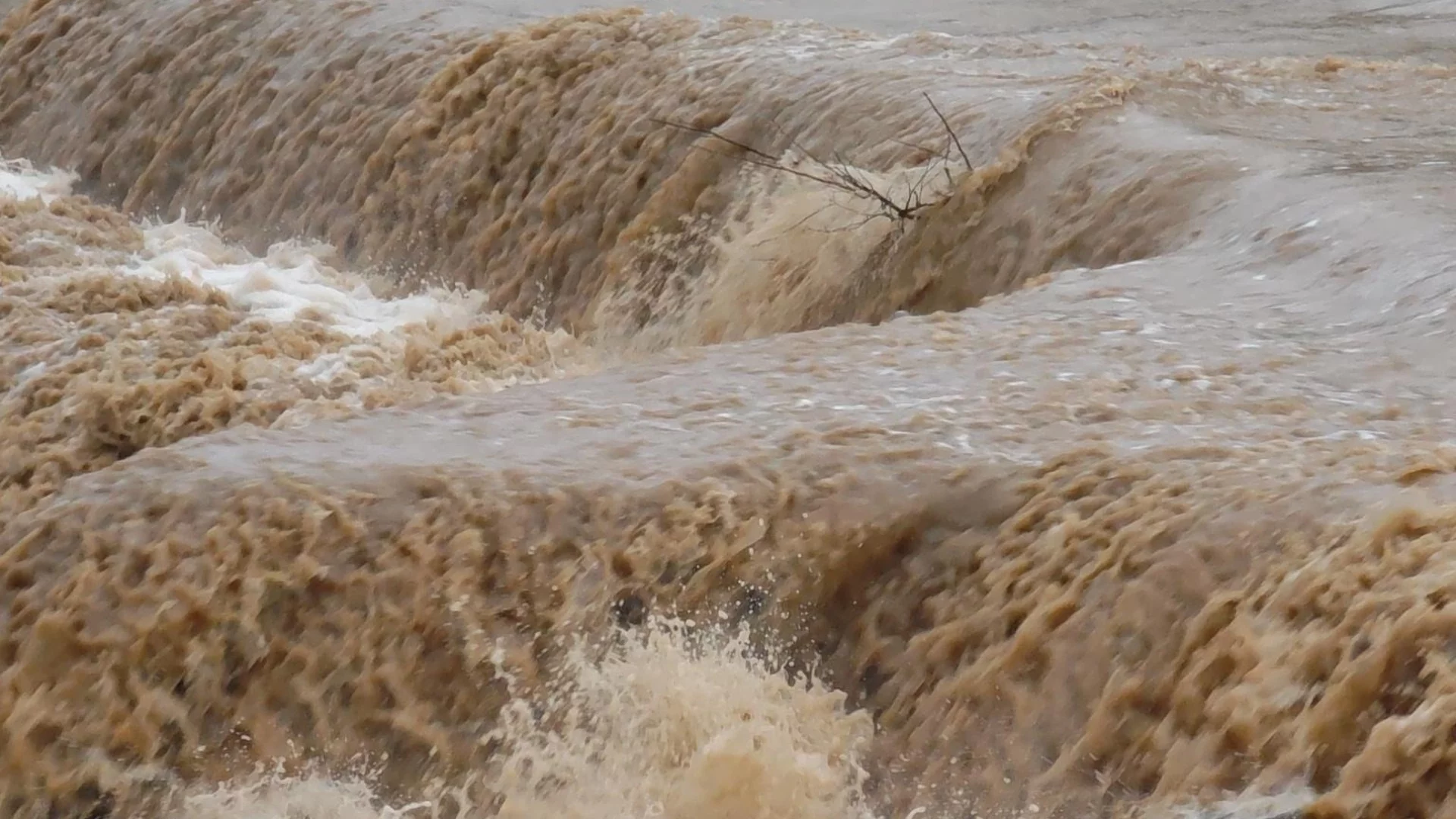 Водите на прелялата река Марица започнаха да се отдръпват