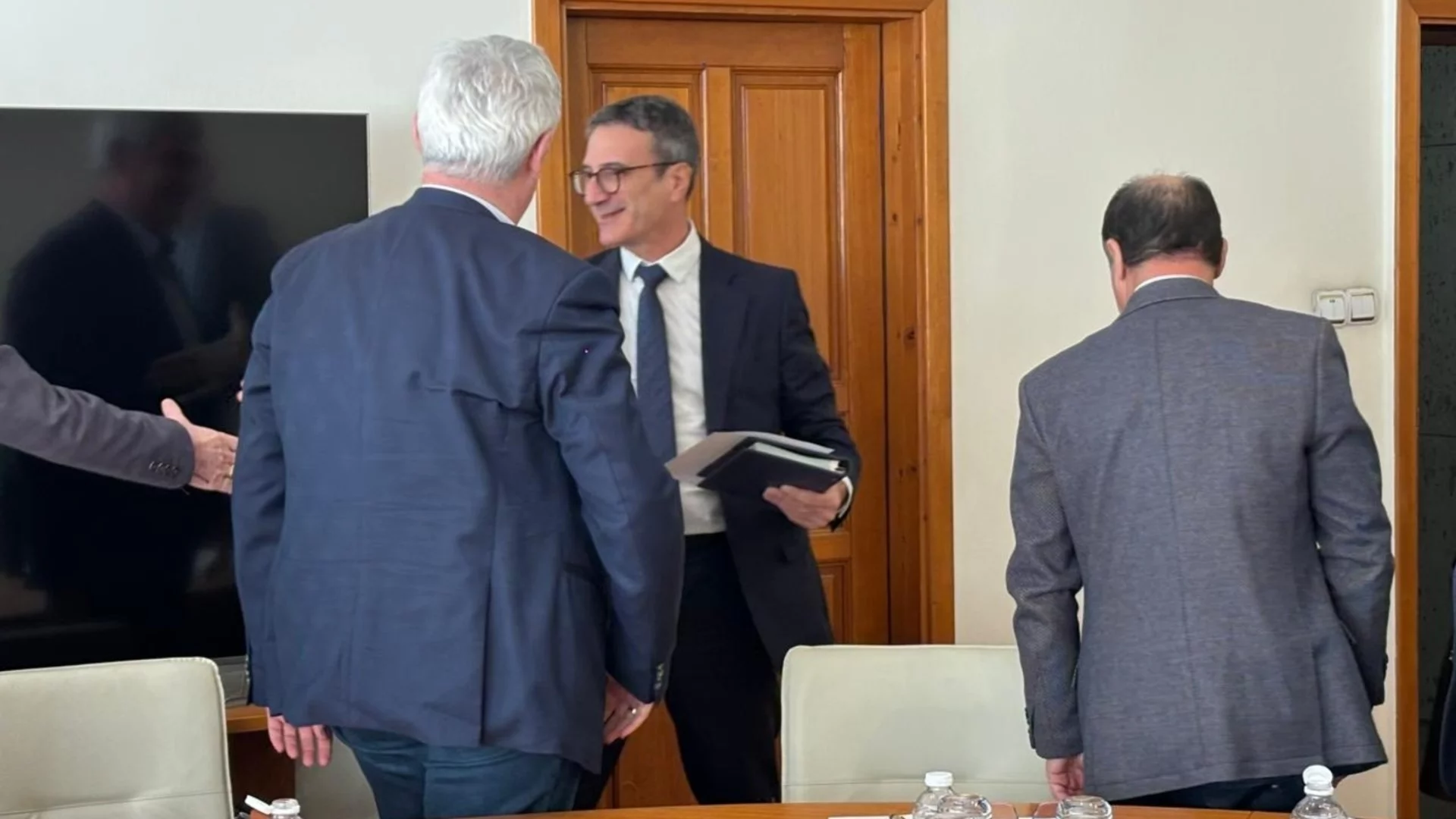 Енергийният министър ще продължи разговорите с ЕК по повод милиарда за "Марица-изток“