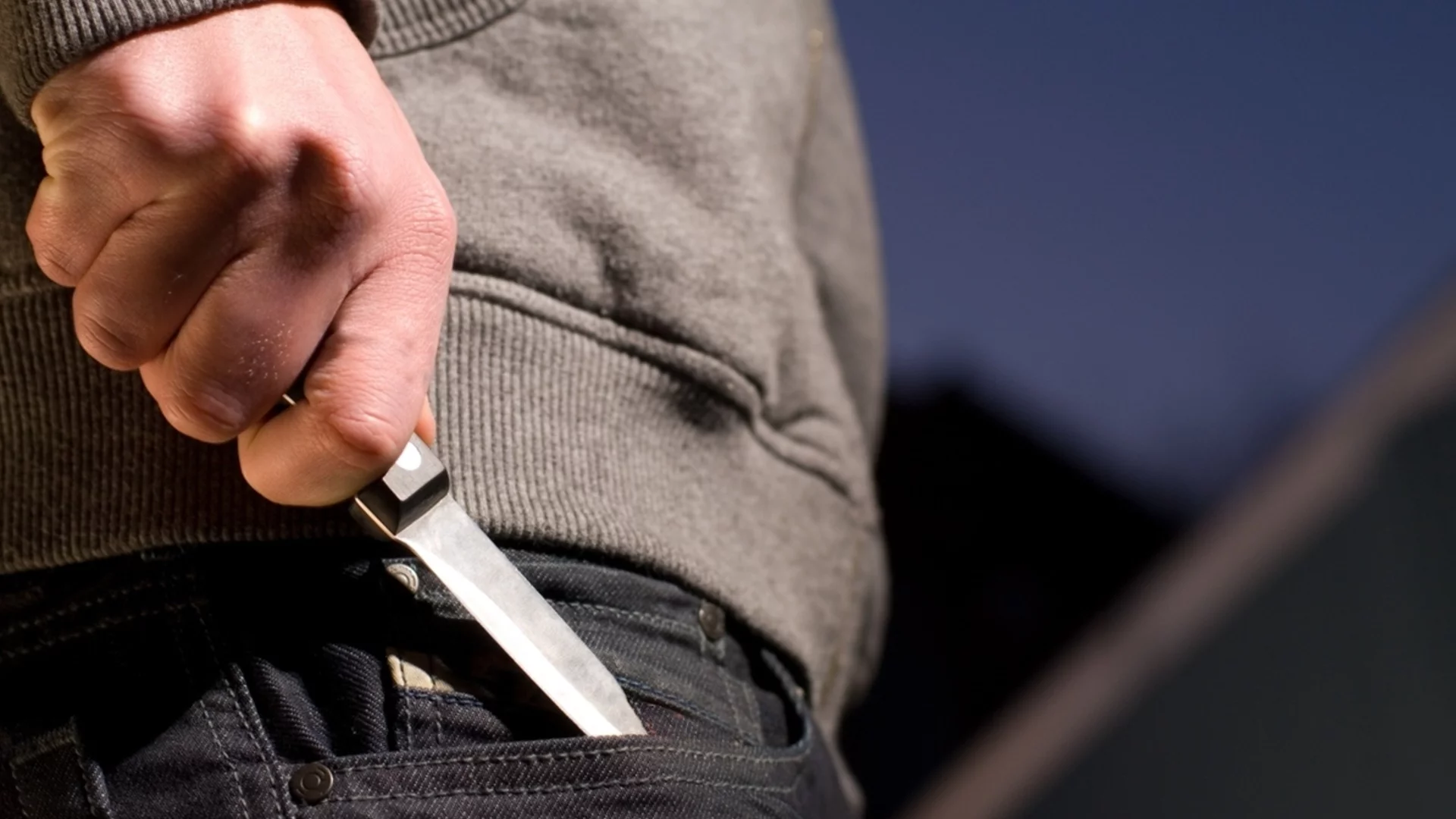 Съдят обирджията, заплашил с нож касиерка в денонощен магазин