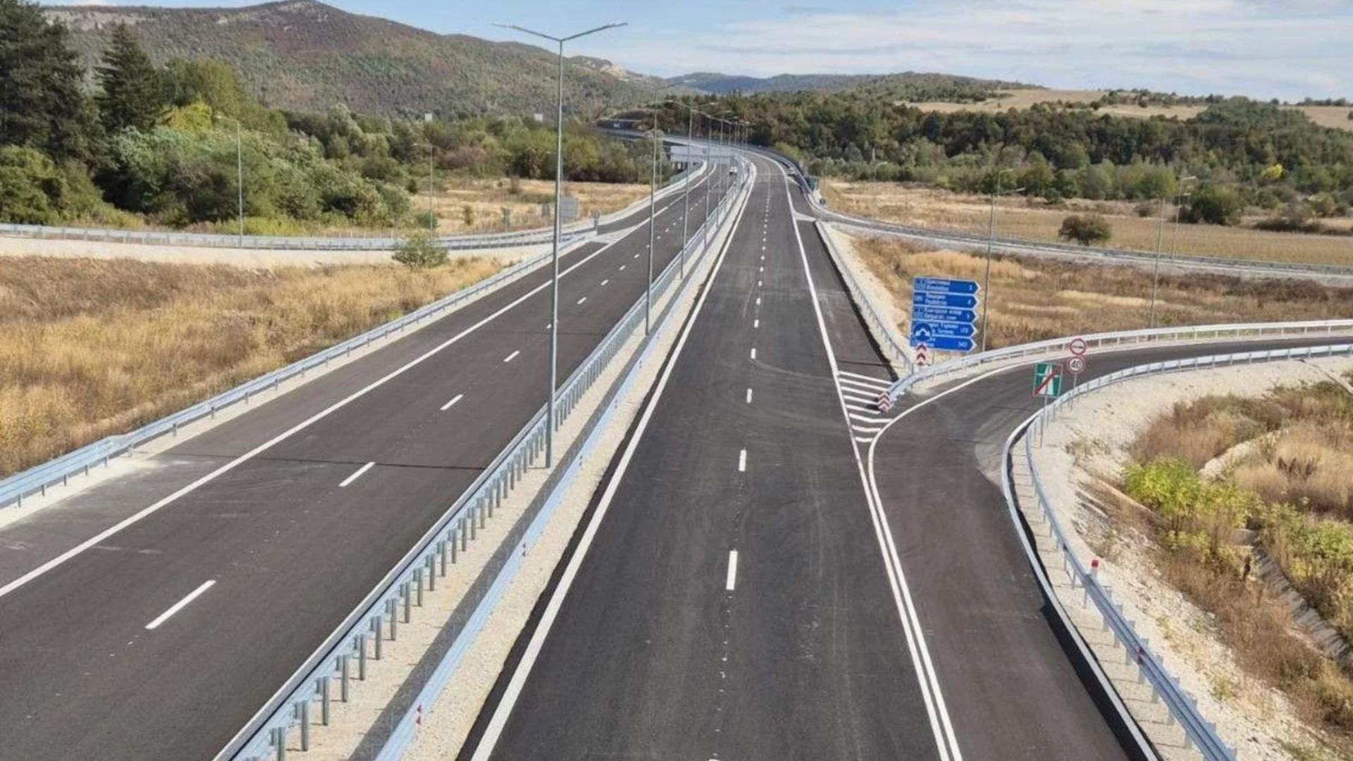 На з март: Ограничения за тирове и камиони по магистралите