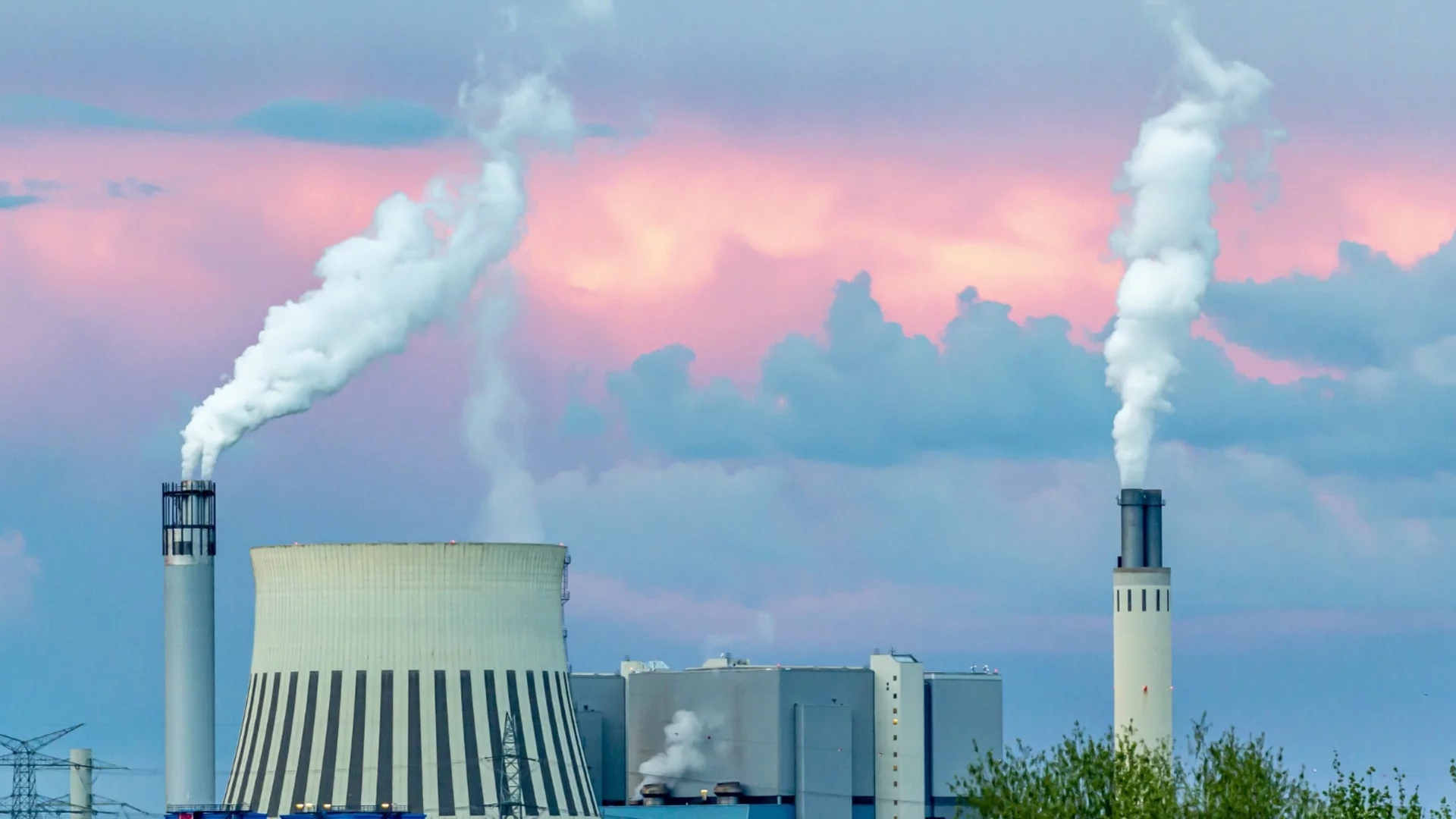 Официално искане за спиране на пазара на въглеродни емисии в ЕС