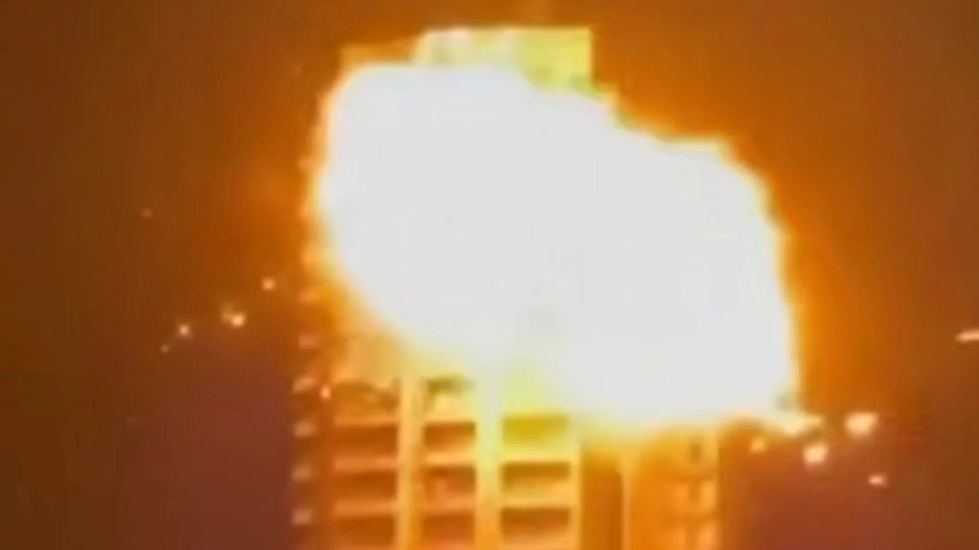 Ирански дрон се вряза в небостъргач в Бахрейн. Друг атакува Бурдж Халифа в Дубай (ВИДЕА)