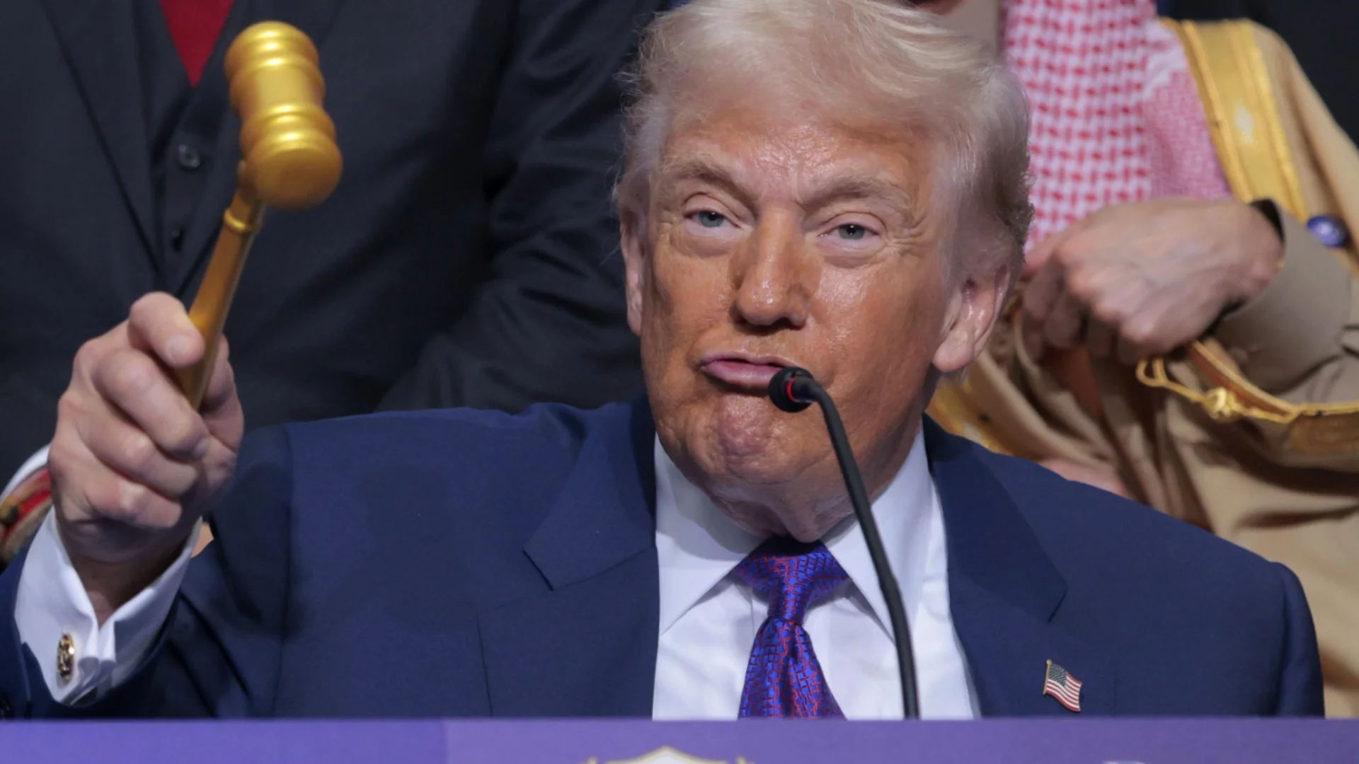 Тръмп за ударите срещу Иран: Това ще бъде единственият ви шанс за поколения напред (ВИДЕО)