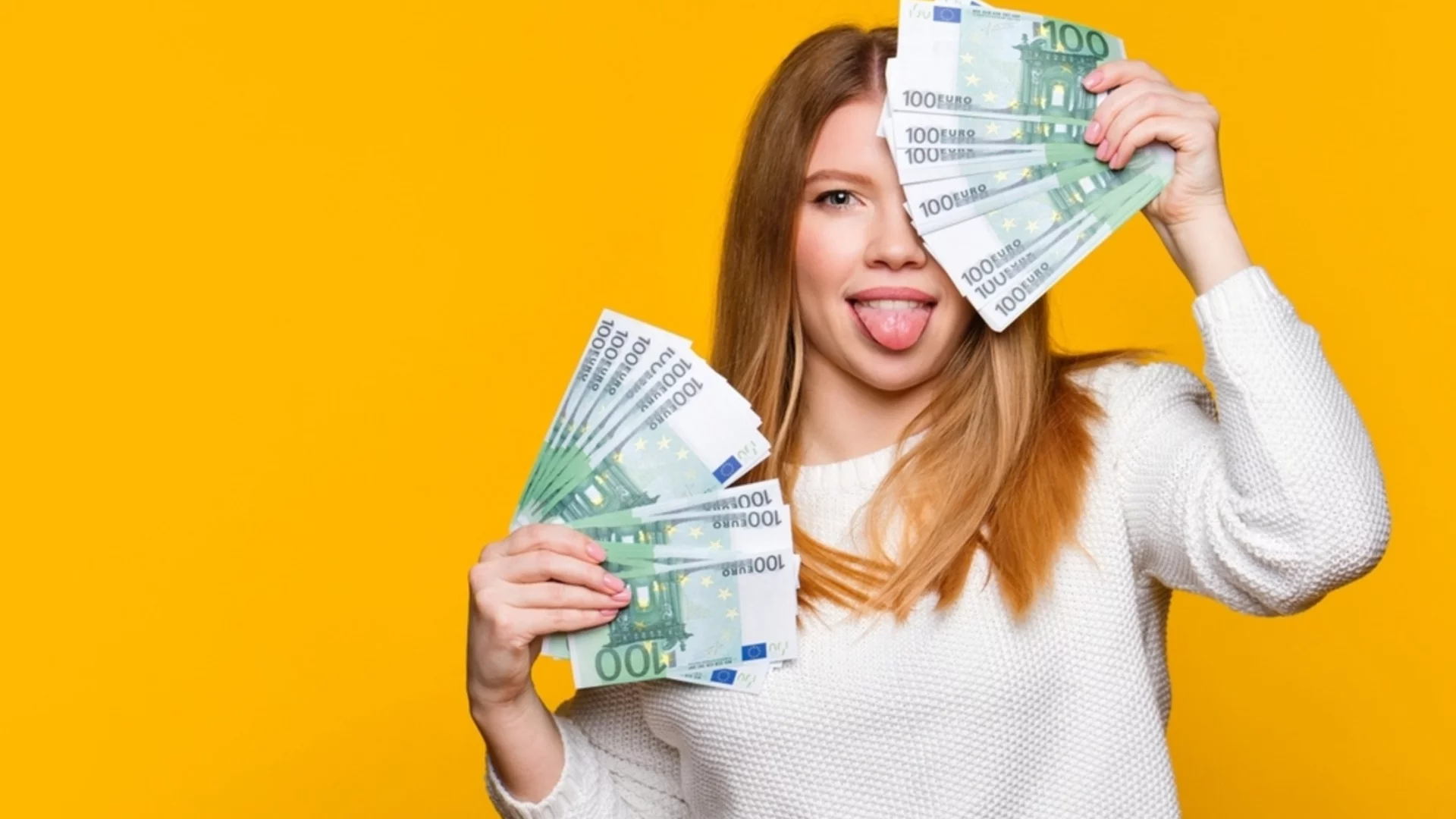 Баба Марта бързала, чувала с еврото развързала: 4 зодии, които ще имат късмет с парите през март