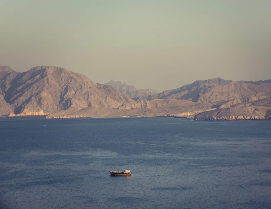 НА ЖИВО: Ще се стигне ли до блокада на Ормузкия проток от Иран?