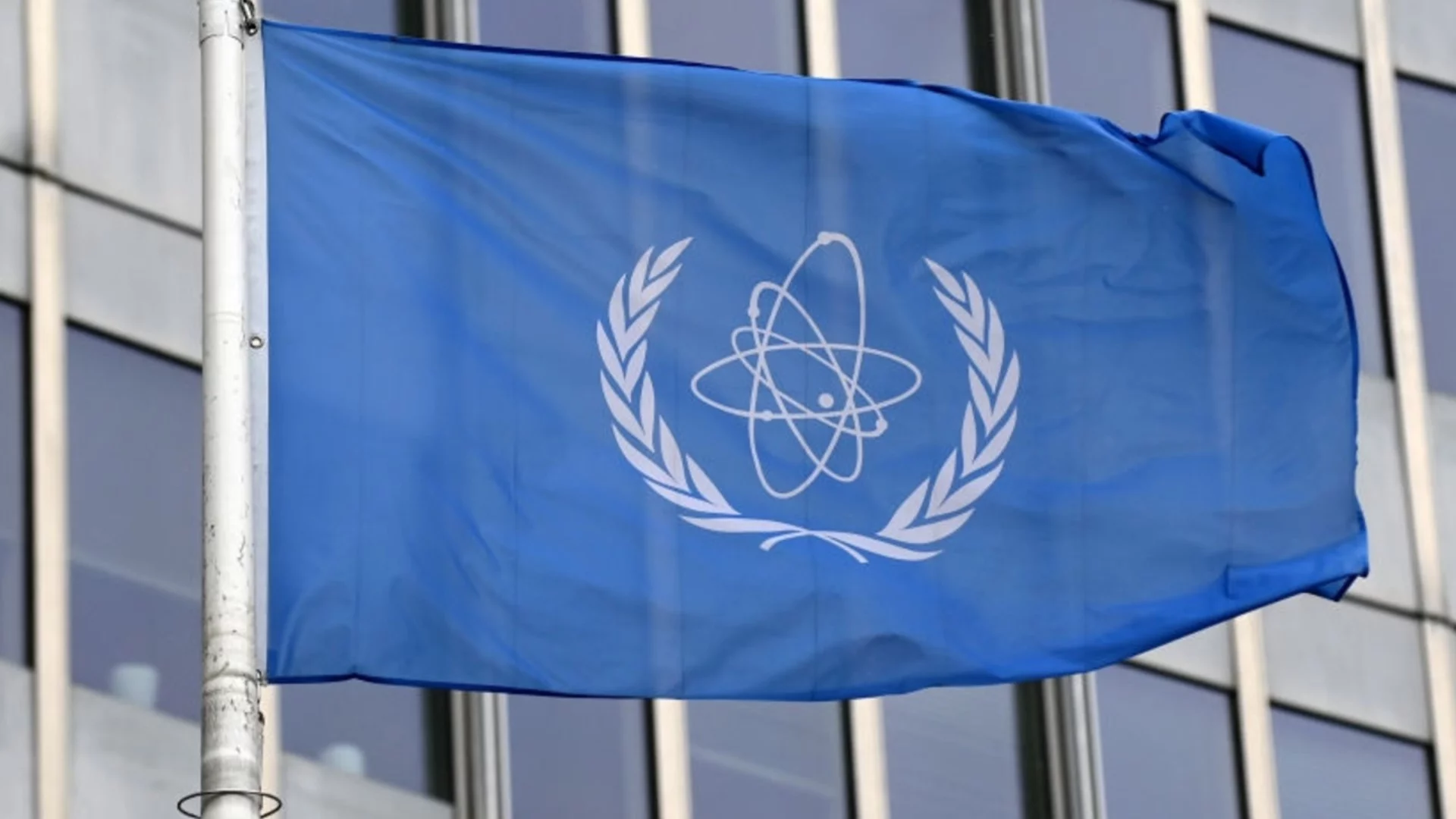 Ядрената безопасност в Близкия изток пред изпитание: МААЕ със спешен съвет