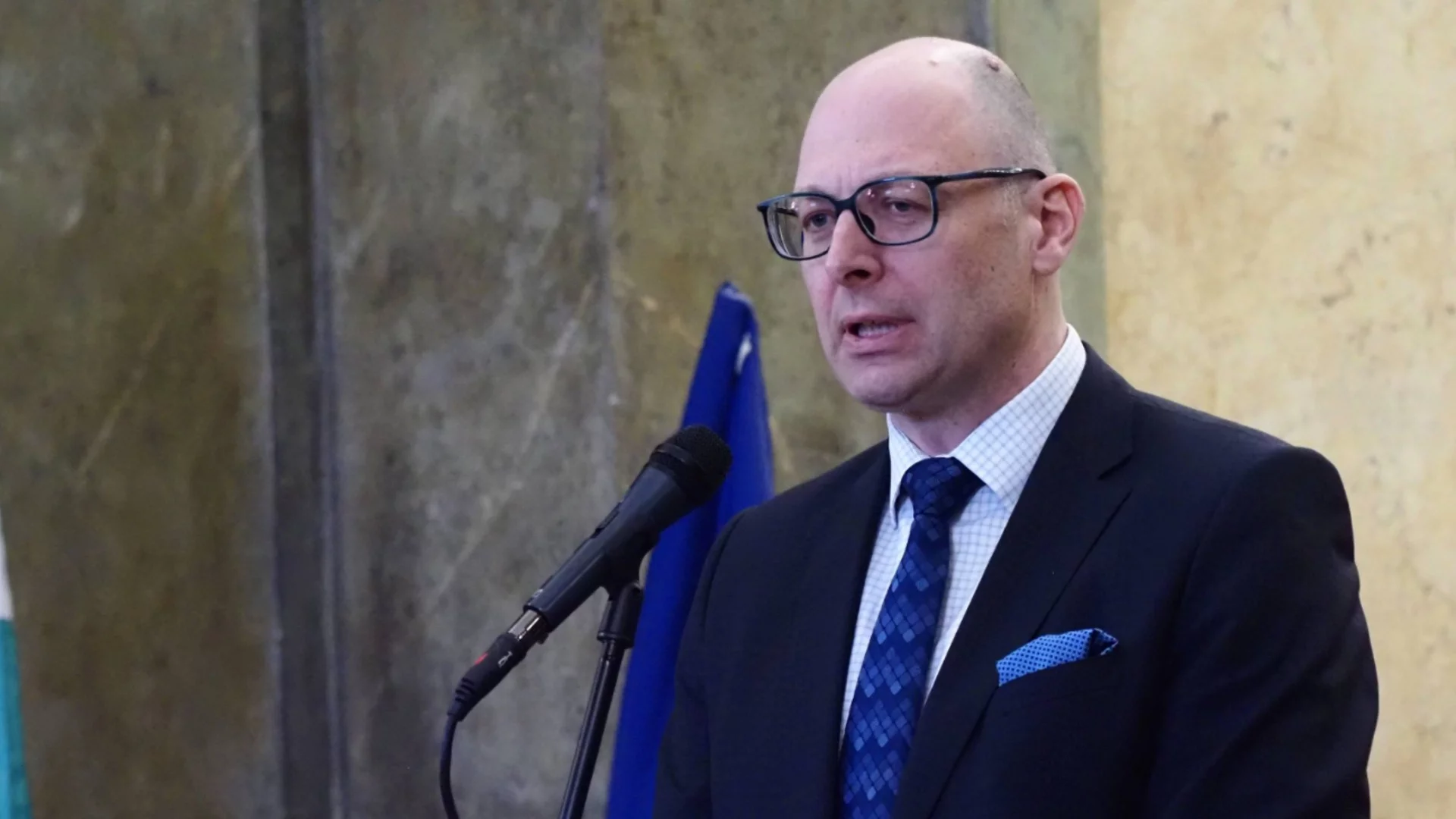 Зам.-министър на отбраната Йордан Божилов: България не е и няма да бъде част от военна операция срещу Иран