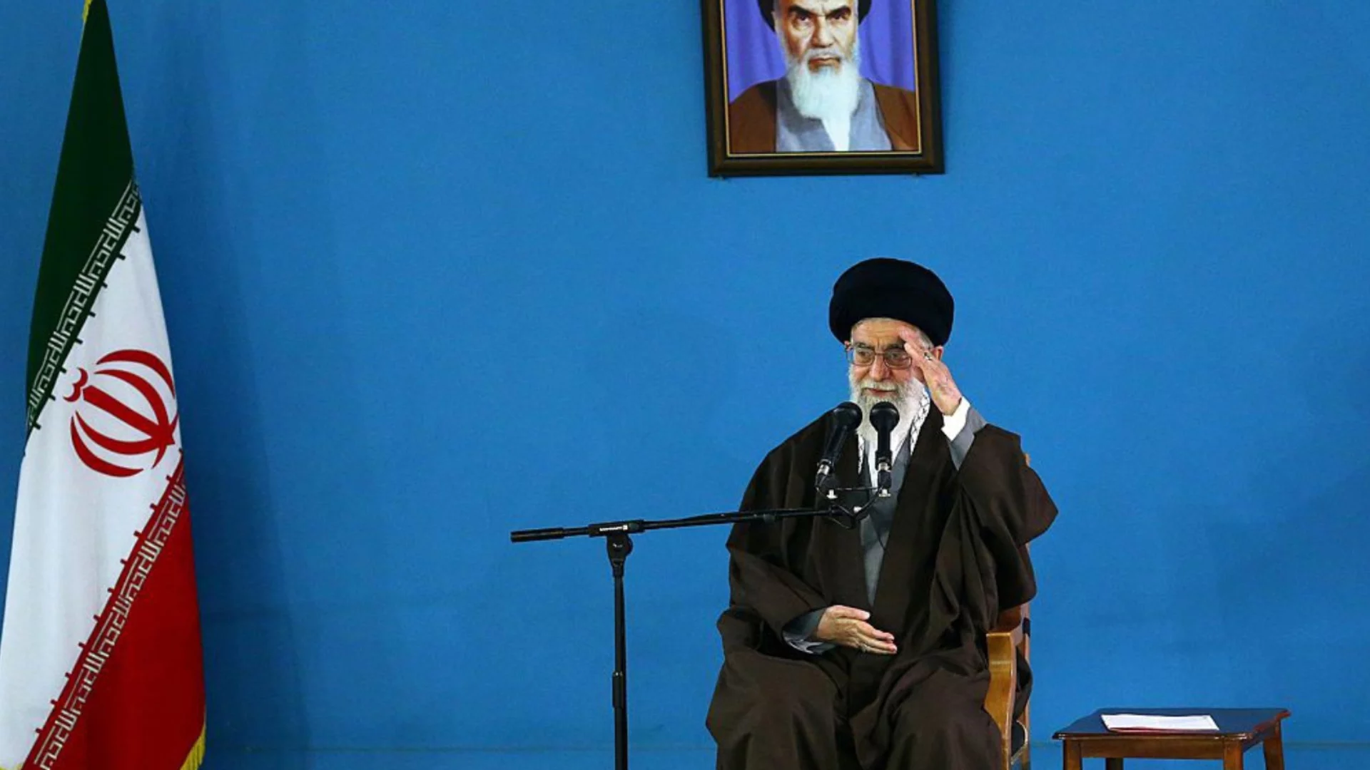 Първи ирански признания за смърт в семейството Хаменей и на самия него. Освен Иран - Бахрейн и Дубай горят (ВИДЕА)