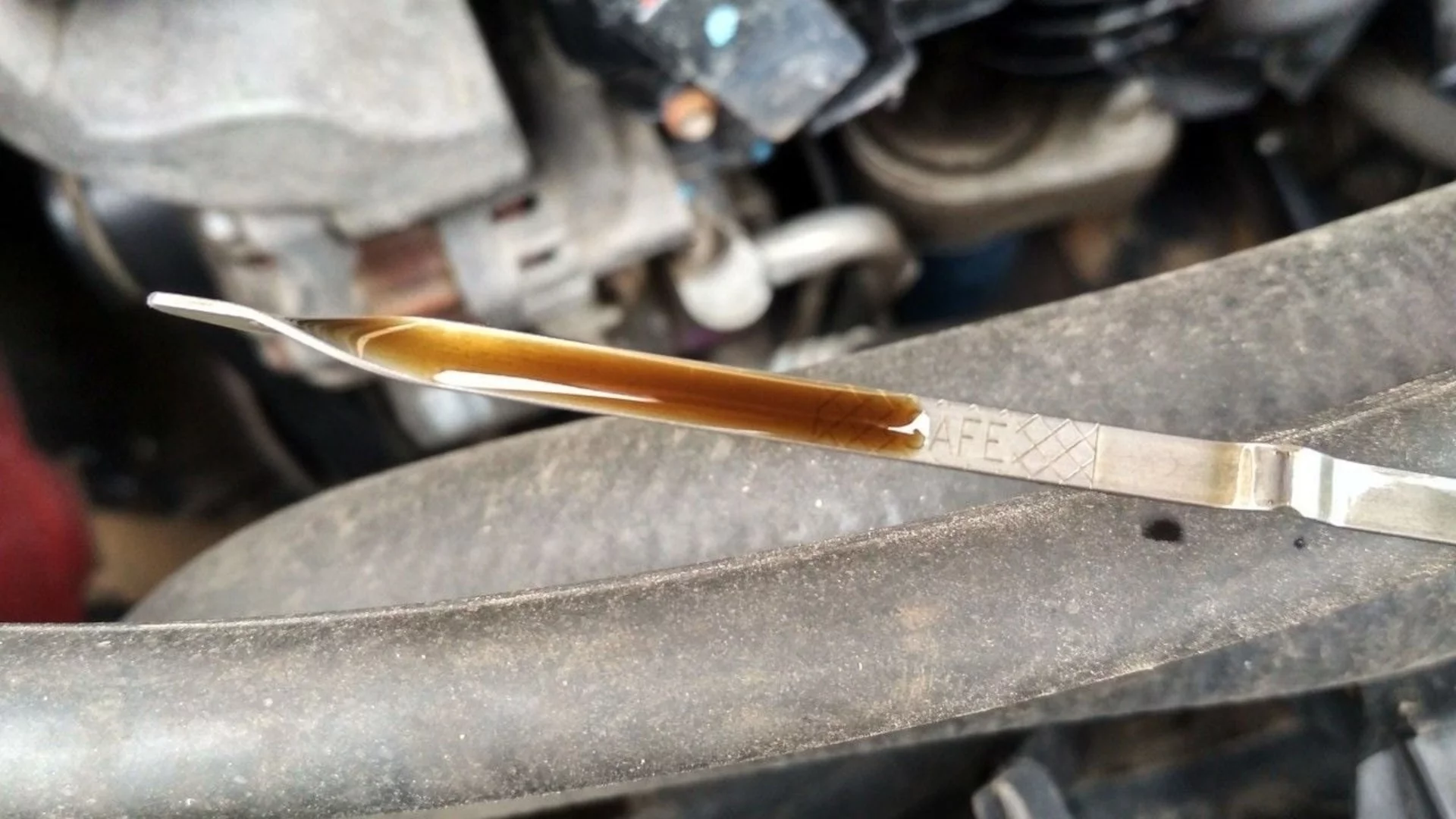 Как рутинна проверка на маслото съсипва двигателя