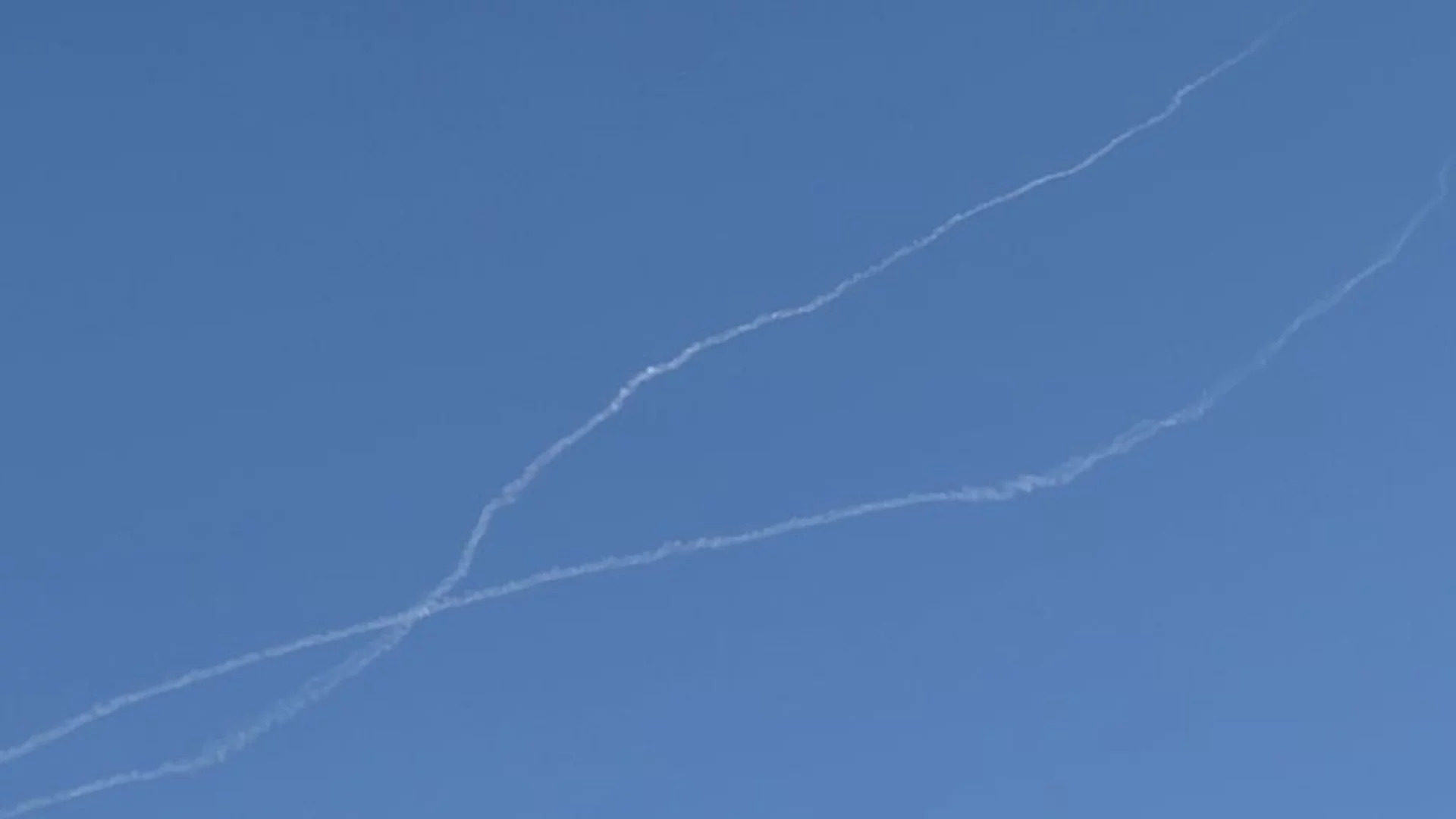 Войната се приближава към Европа: Иран изстреля ракети срещу Кипър, движение в Турция (ВИДЕО)