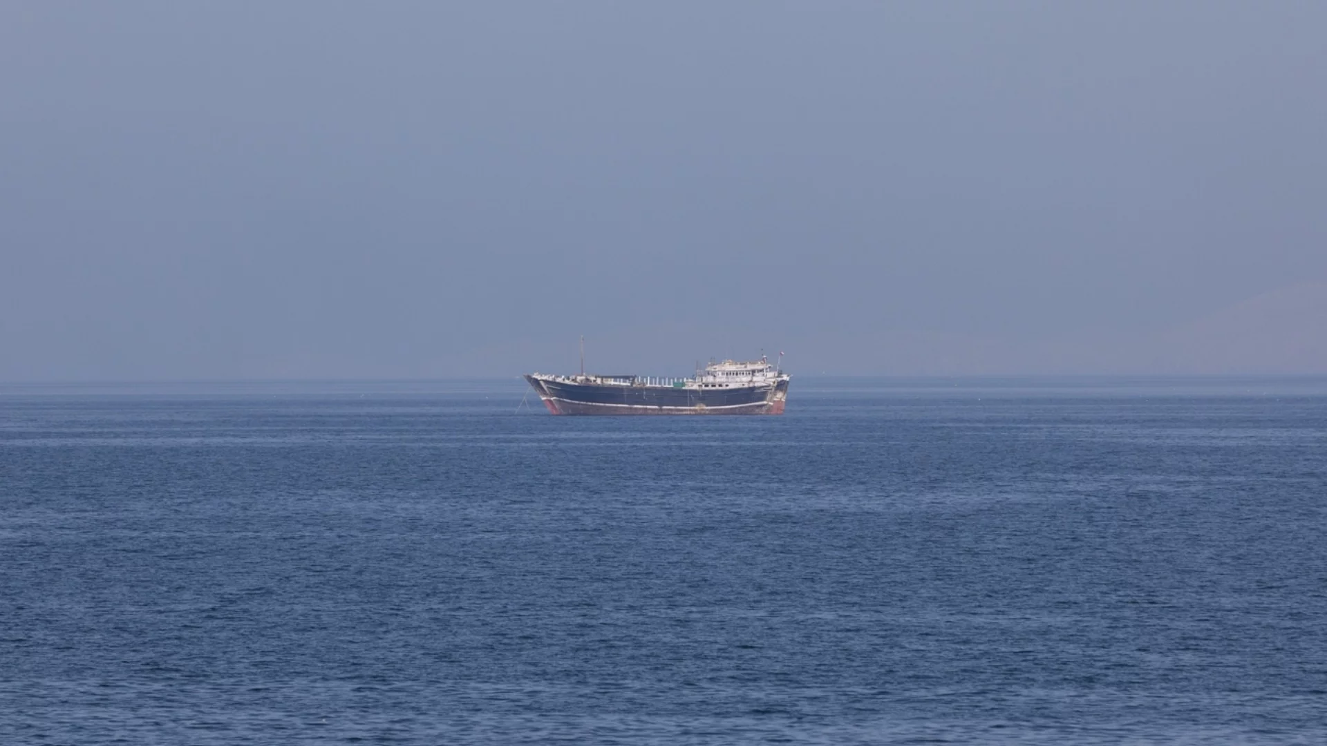 Ескалацията в Близкия изток и пазарите: Затворен ли е Омрузкият проток?