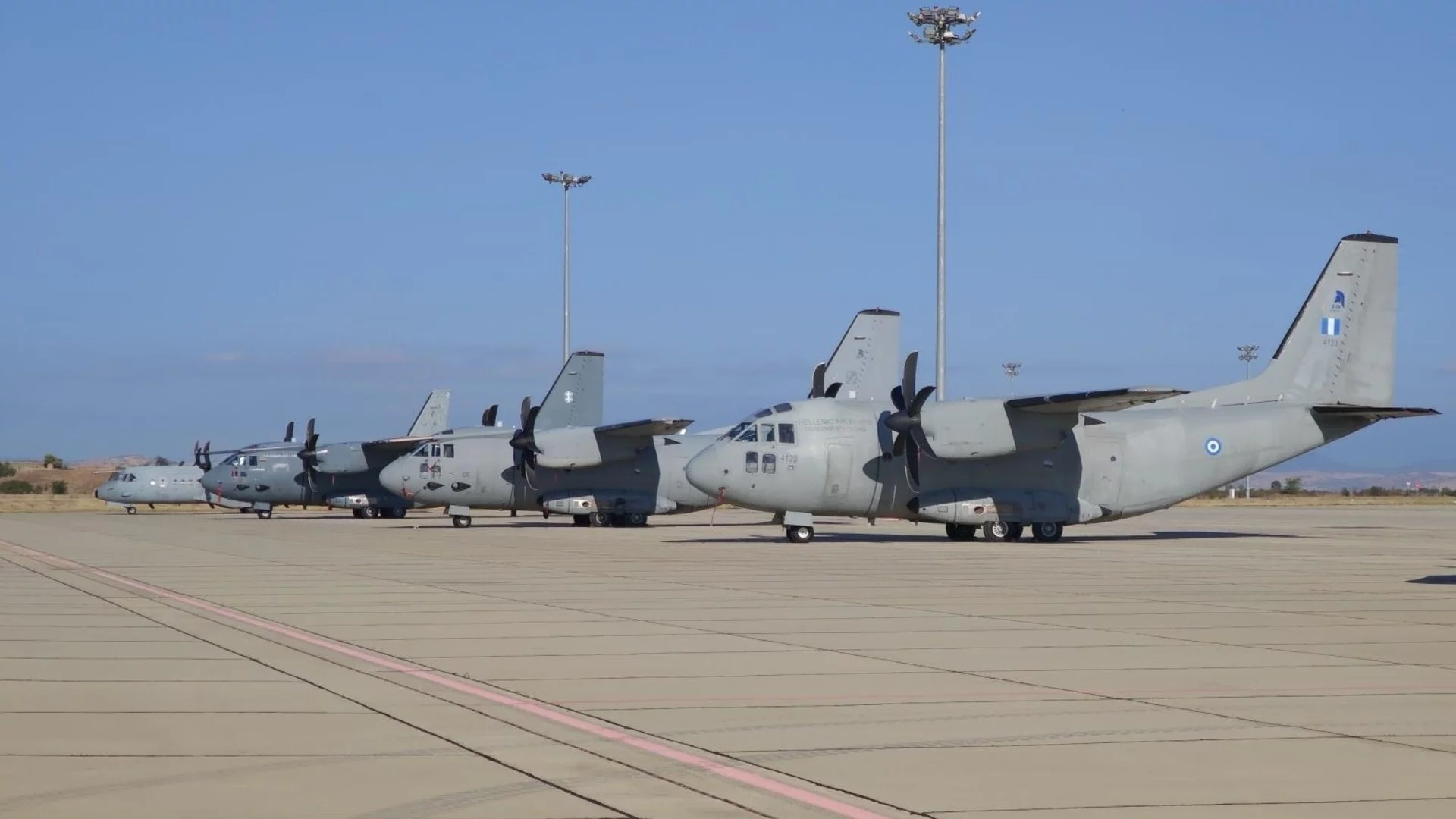 Балканска държава засили охраната на военните летища