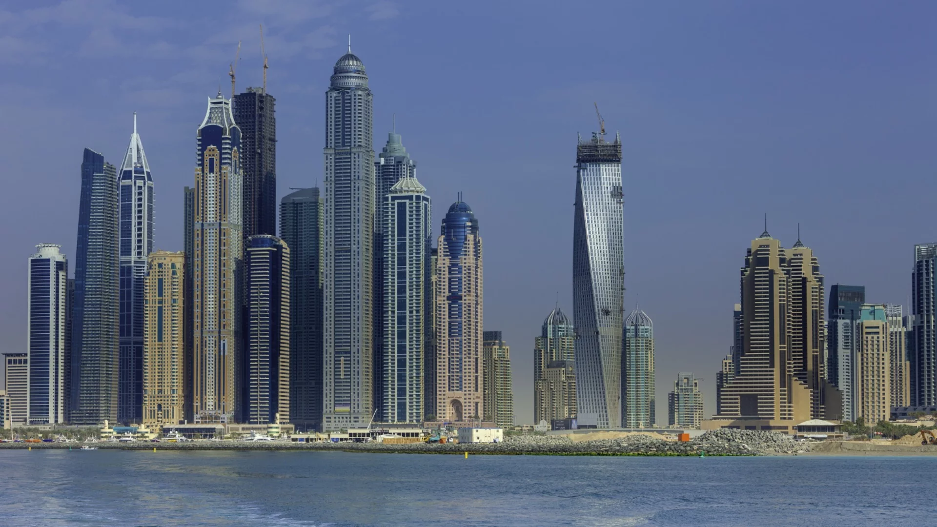 Абу Даби извика посланика на Иран и осъди атаките