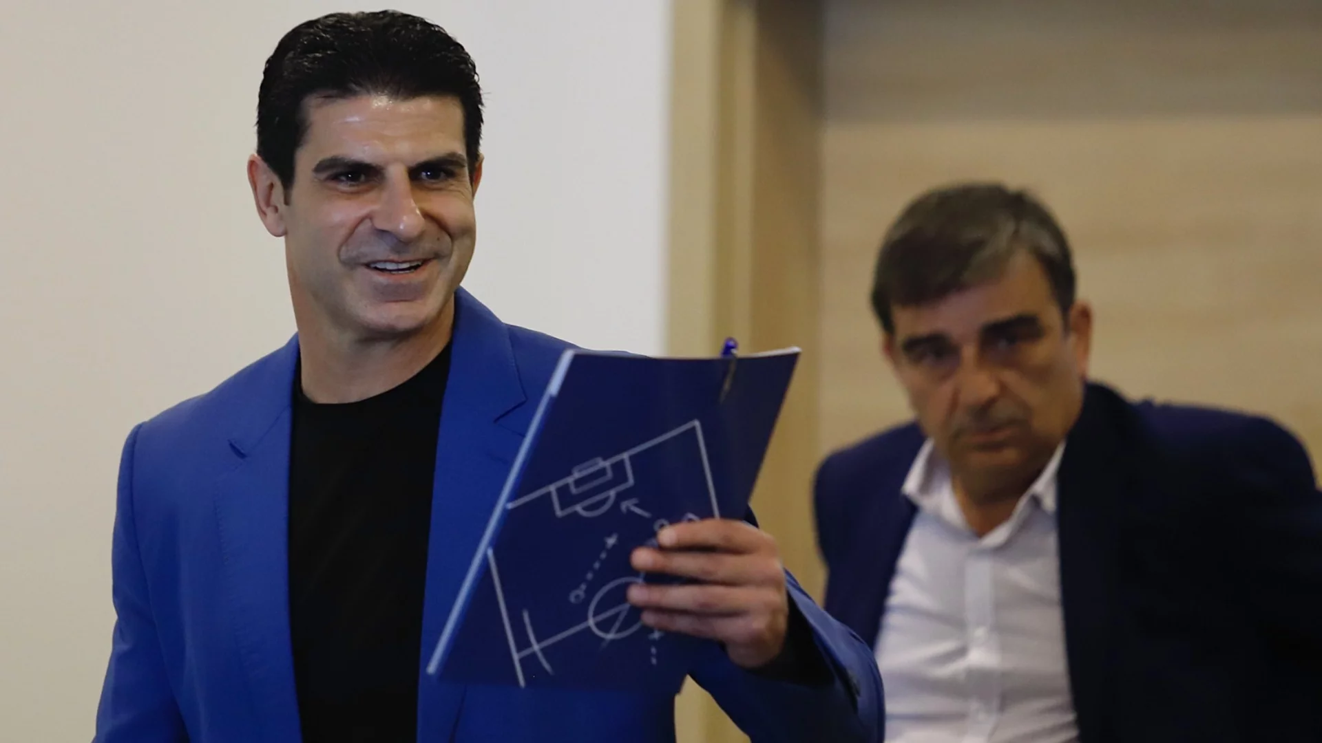 Бербатов отговори на Гонзо: Затрупай ни с въпроси, но ги формулирай правилно