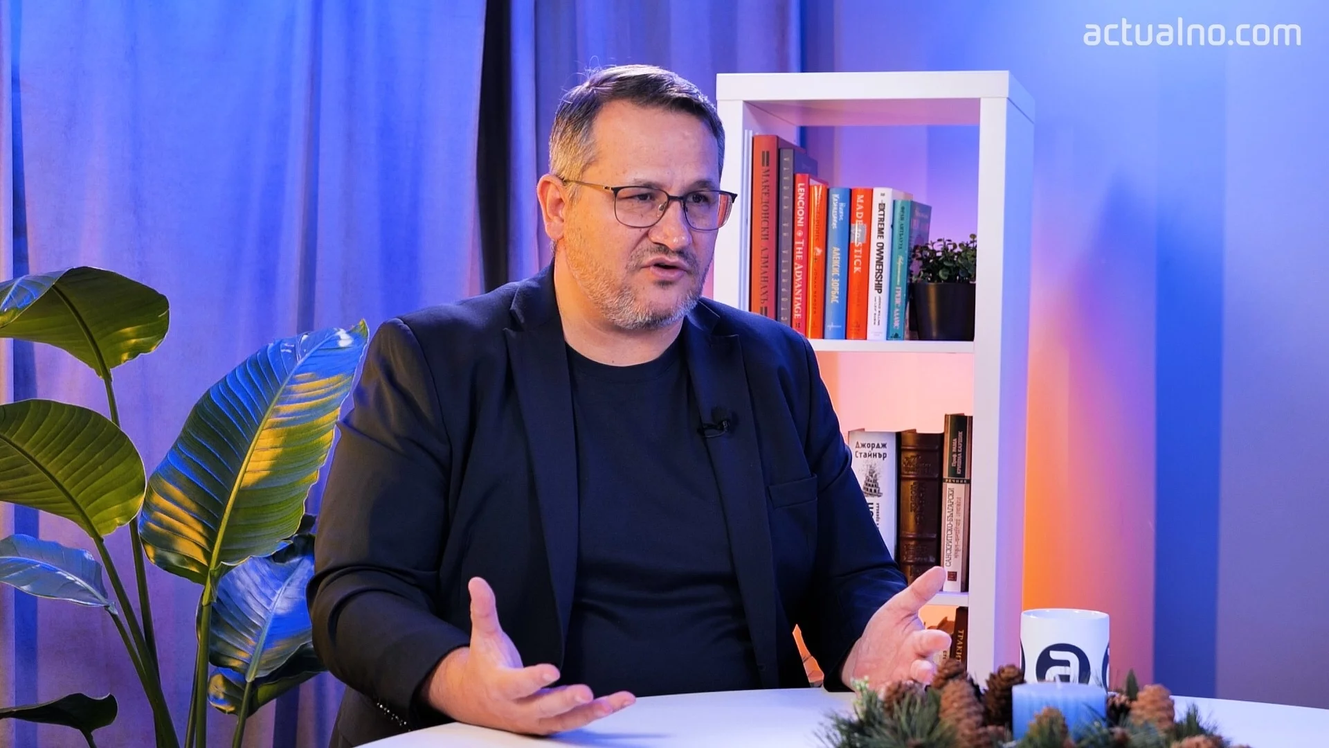 "Банда низки плоскочели сега скимтят, цвърчат и квичат": Христанов с данни за атака срещу жена му (ВИДЕО)