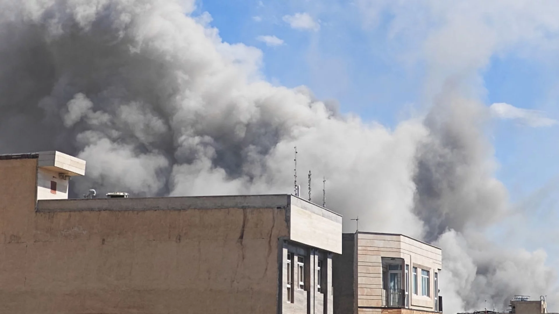 Бъдещата власт в Иран: Вариантите според проф. Чуков и доц. Майер