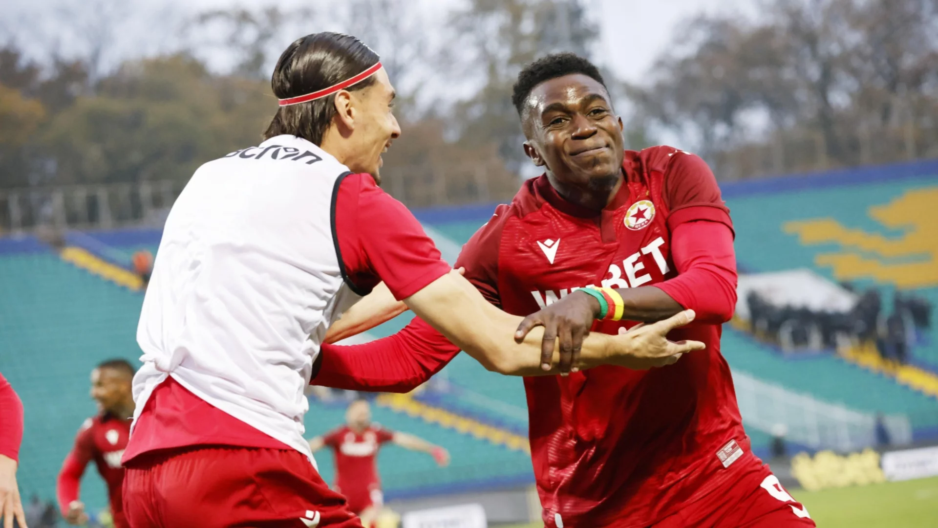 След изблика му срещу Септември: ЦСКА глобява Ето'о, Христо Янев го забива на пейката