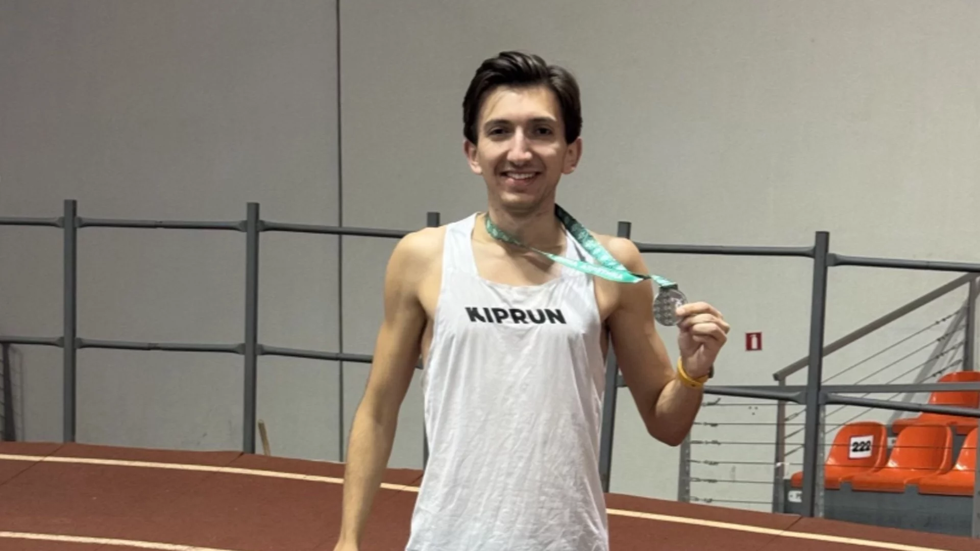 Спортното лице на Actualno.com Стефан Йорданов е втори в България на 3000 метра!