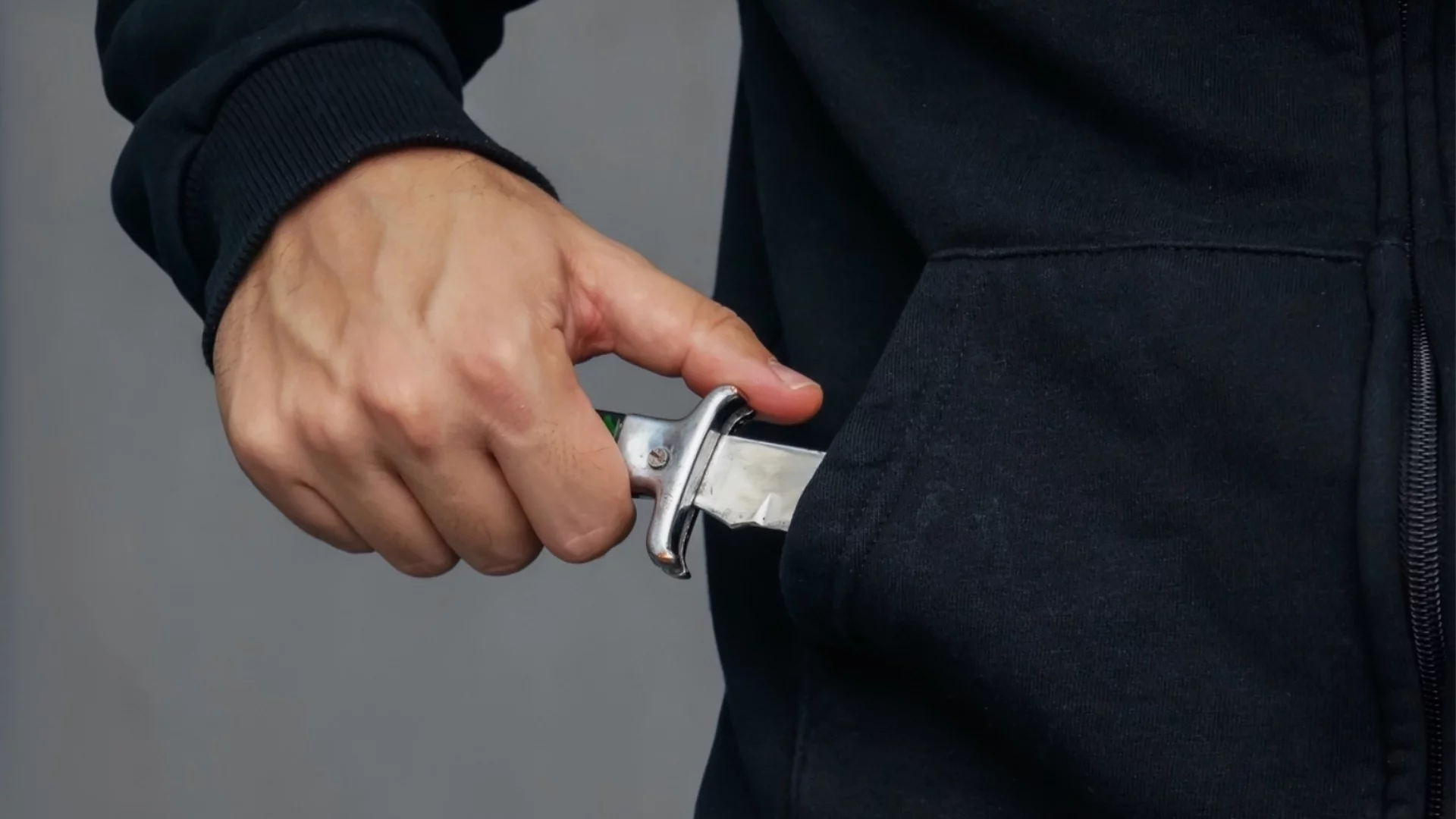 Нападение с нож в Единбург, има ранени