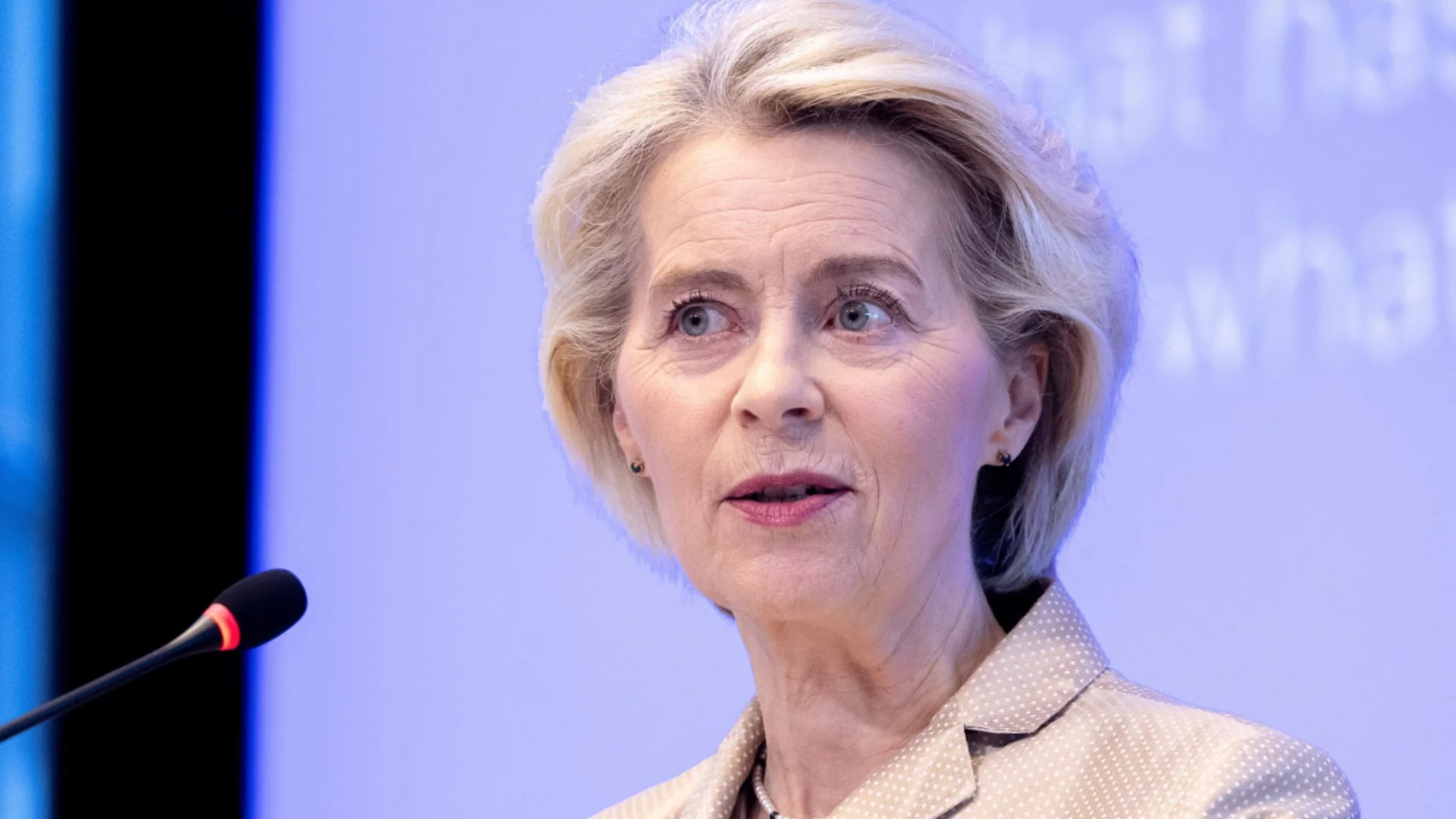 "ЕС е твърдо до държавите членки пред всяка заплаха": Фон дер Лайен след разговор с президента на Кипър