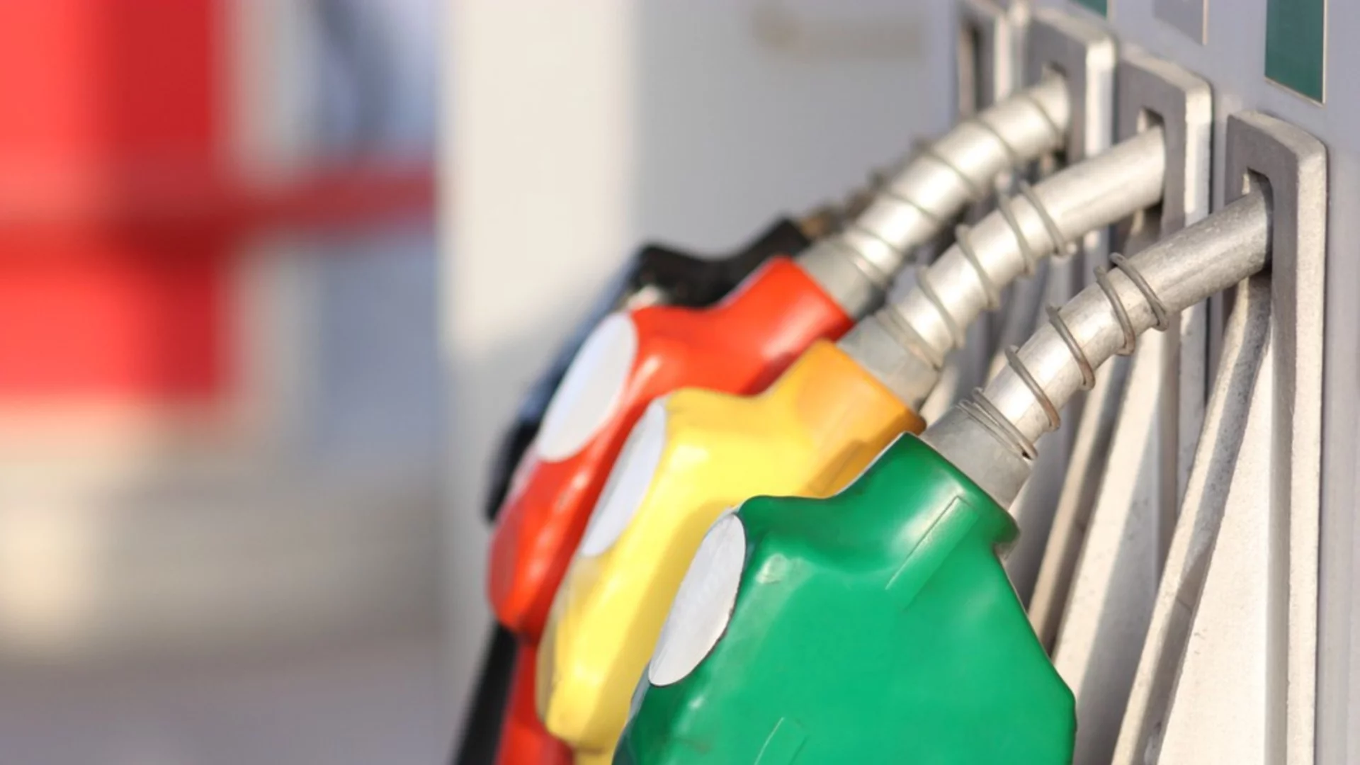 Скок в продажбите на петролни продукти в Кипър