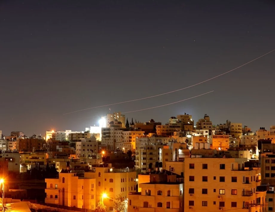 НА ЖИВО: Стотици са жертвите на войната в Иран