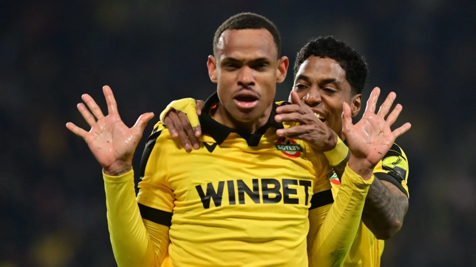 Бразилци поведоха Ботев Пловдив към победа, подарък от Септември помогна на "канарчетата"