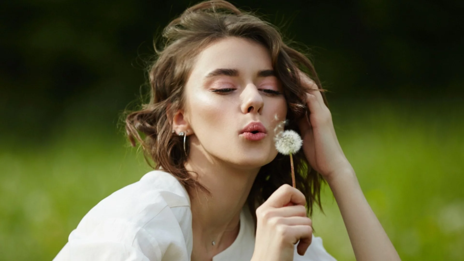 Огледалната дата 03.03 може да промени бъдещето ви: Как да използвате силата на числото 3 и да привлечете късмет в живота си?