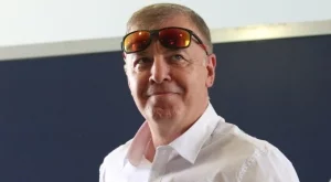 ВИЦ НА ДЕНЯ: Наско Сираков взима телефона и се обажда на Барселона...