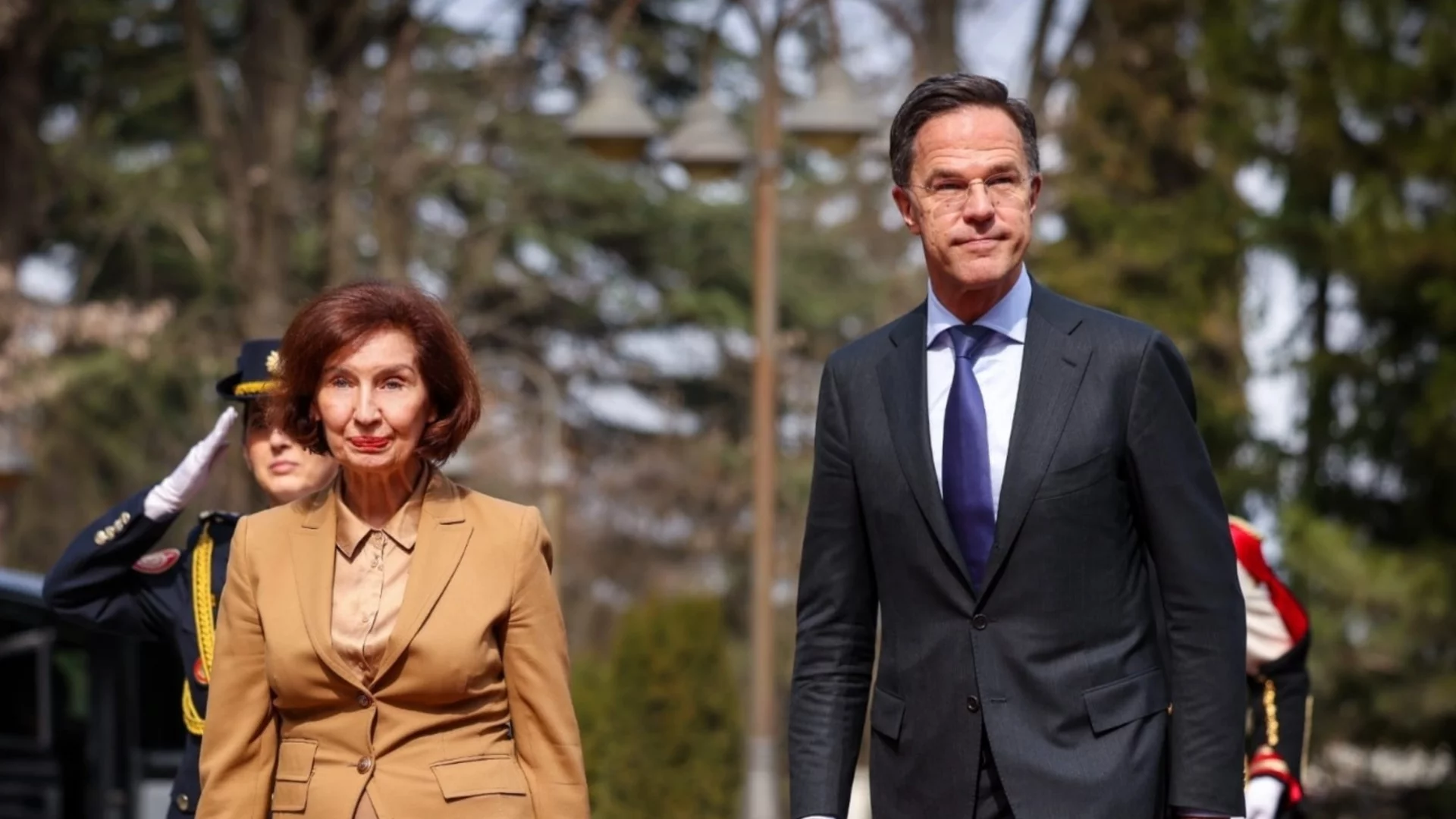 Рюте от Скопие: НАТО няма да позволи вакуум на сигурността на Балканите (ВИДЕО)